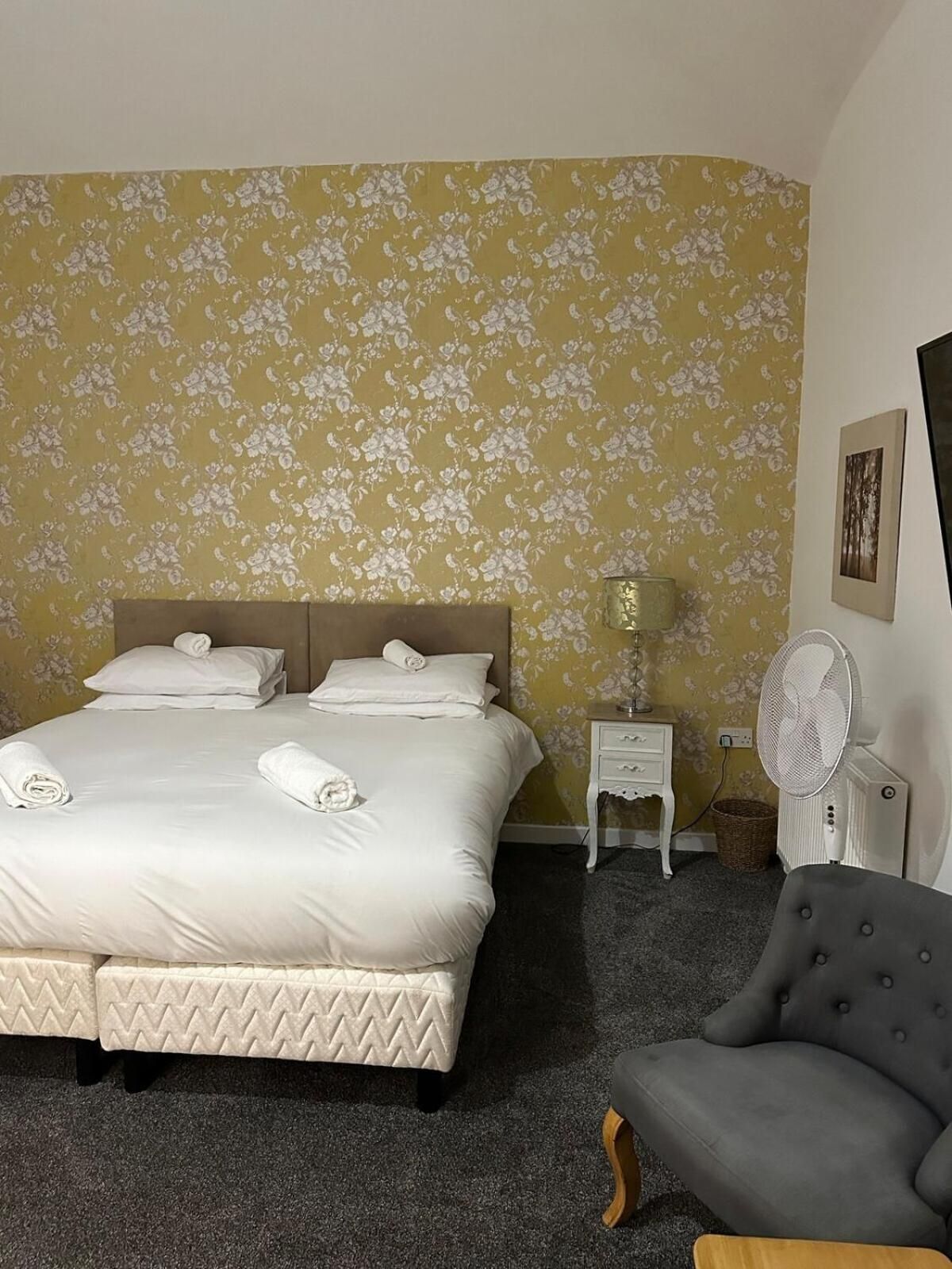 Double Room with Private Bathroom