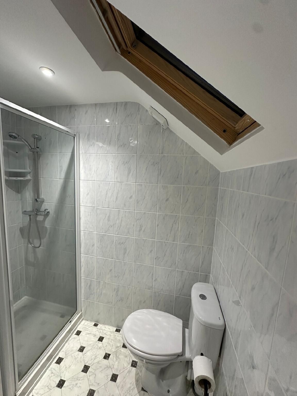 The Red Lion Swanage Triple Room-Ensuite-Lulworth Bay 3