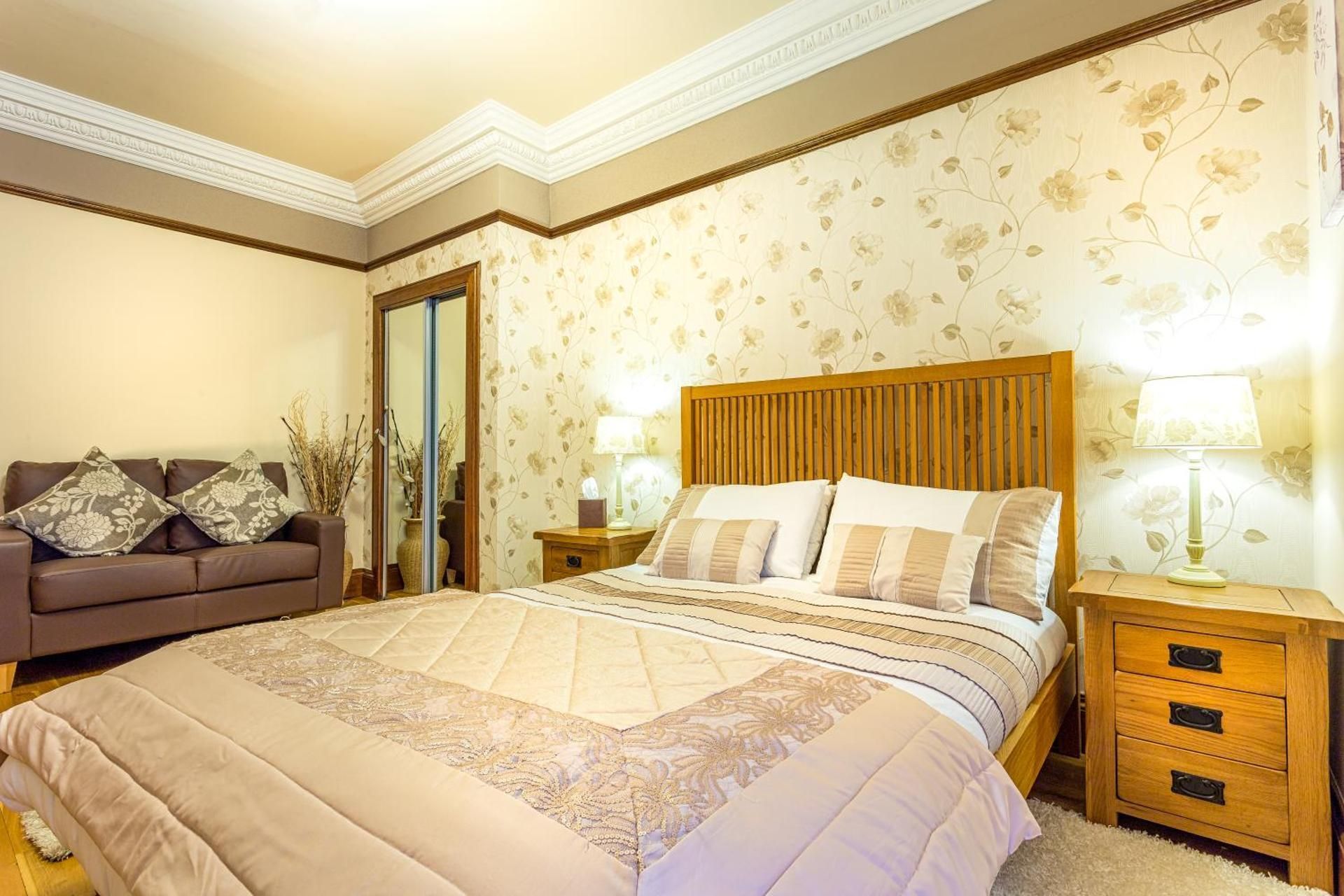 Deluxe King Room with Balcony and Sea View