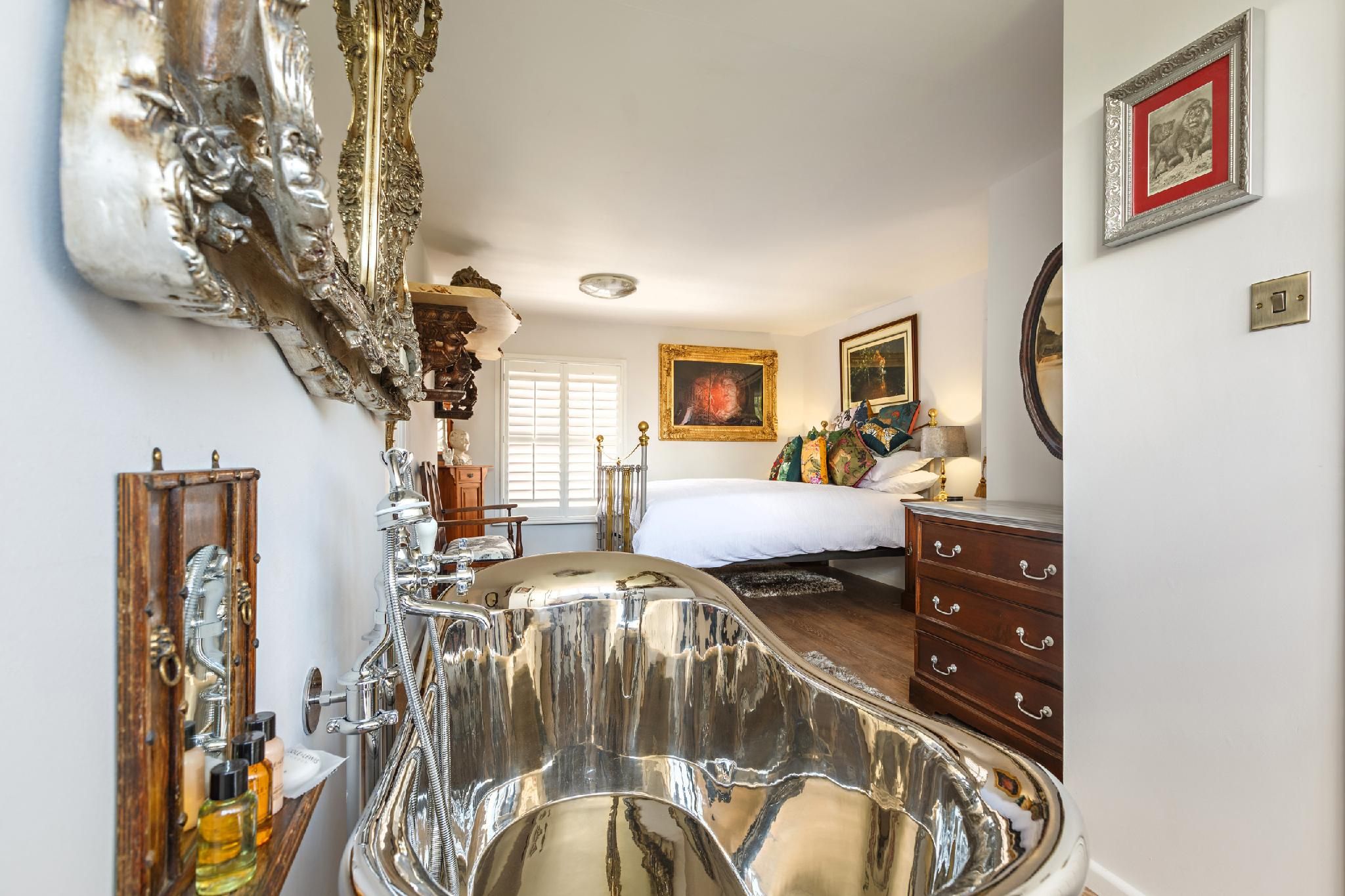 Georgina Cottage-Luxury-Ensuite with Bath-Garden View-Georgina