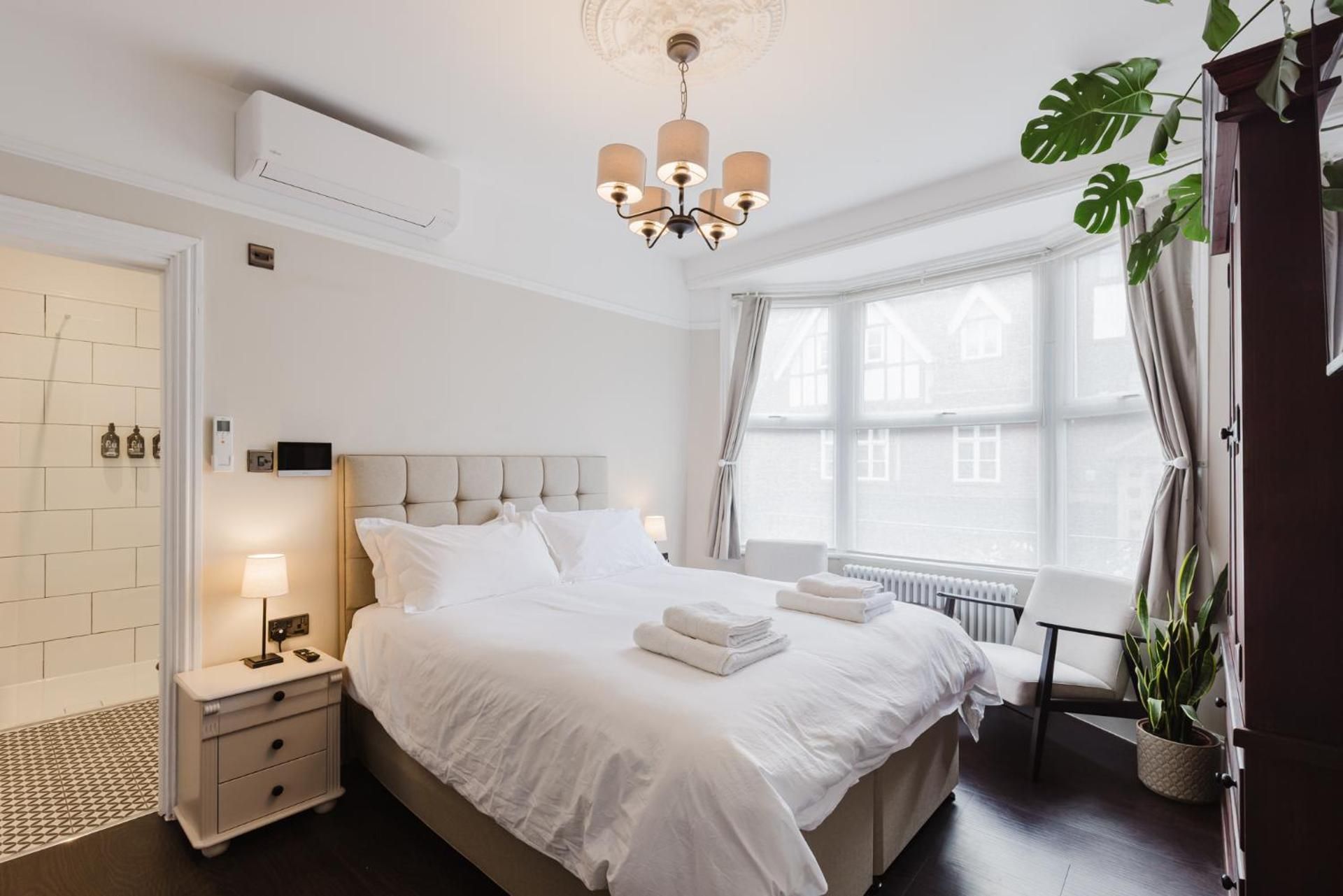 Deluxe King Room