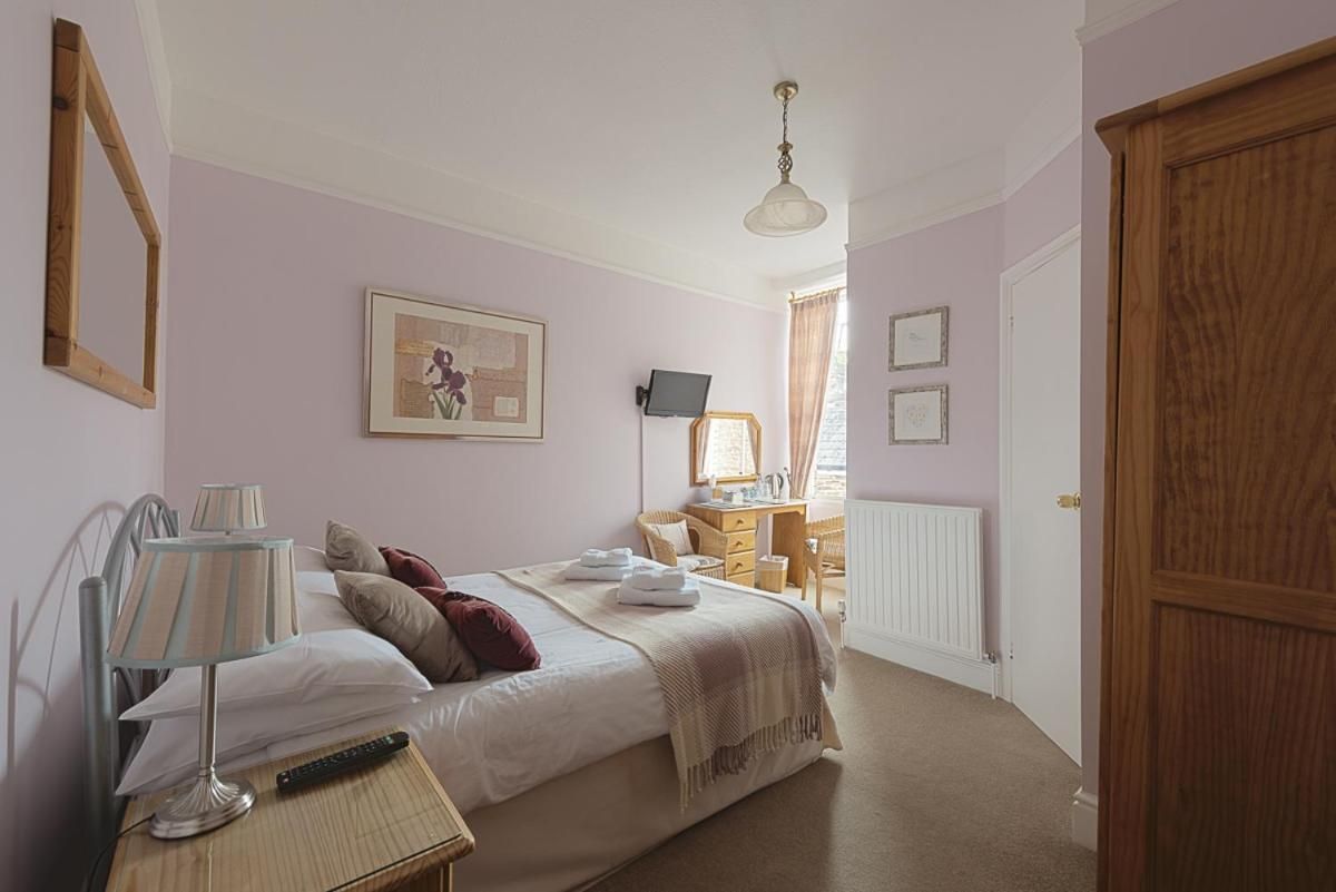 Cliftons Guest House Standard Double Room