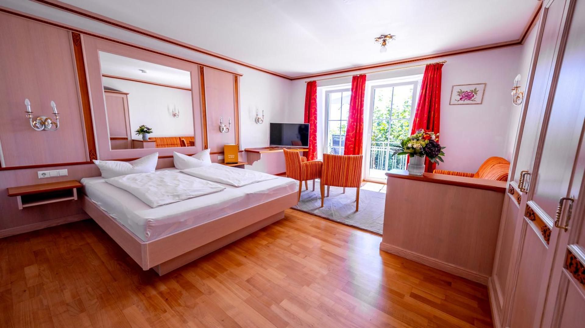 Double Room with Lake View