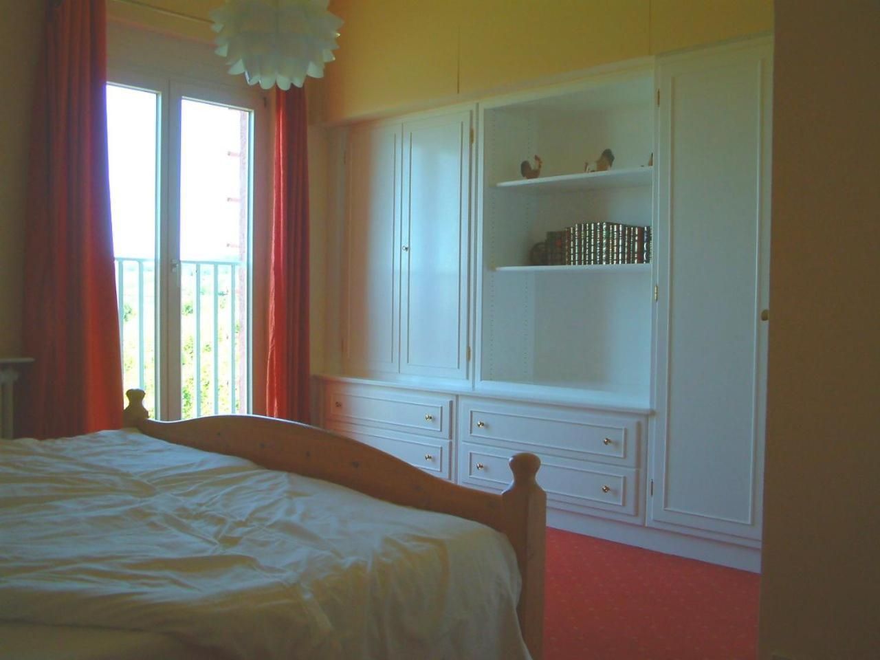 Family Room with Lake View