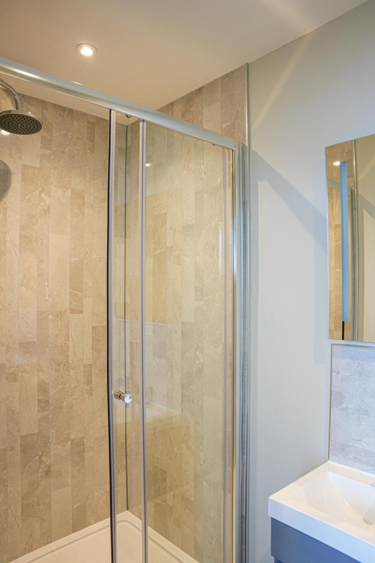 Executive King Room with Sea View, Walk-In Shower and In-Room Bath Tub - Non-Smoking
