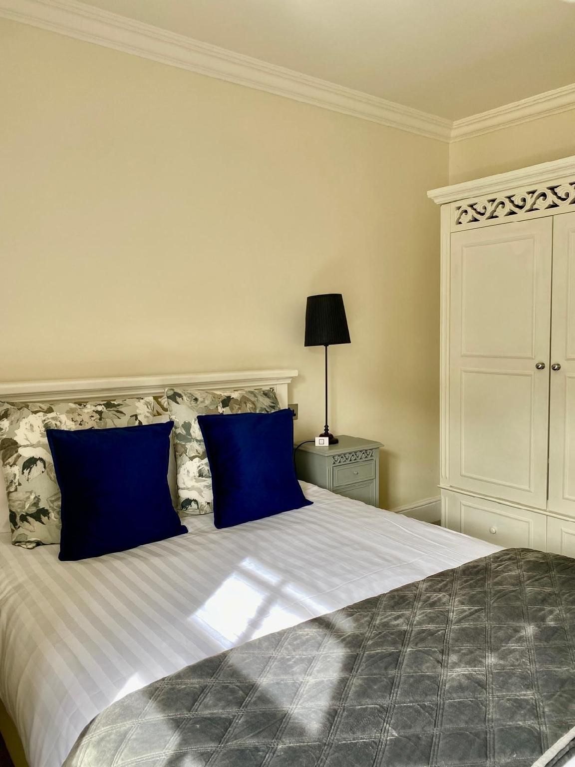 Double room Ensuite Street View First Floor B