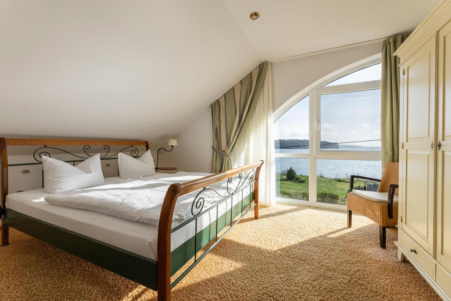 Suite with Lake View