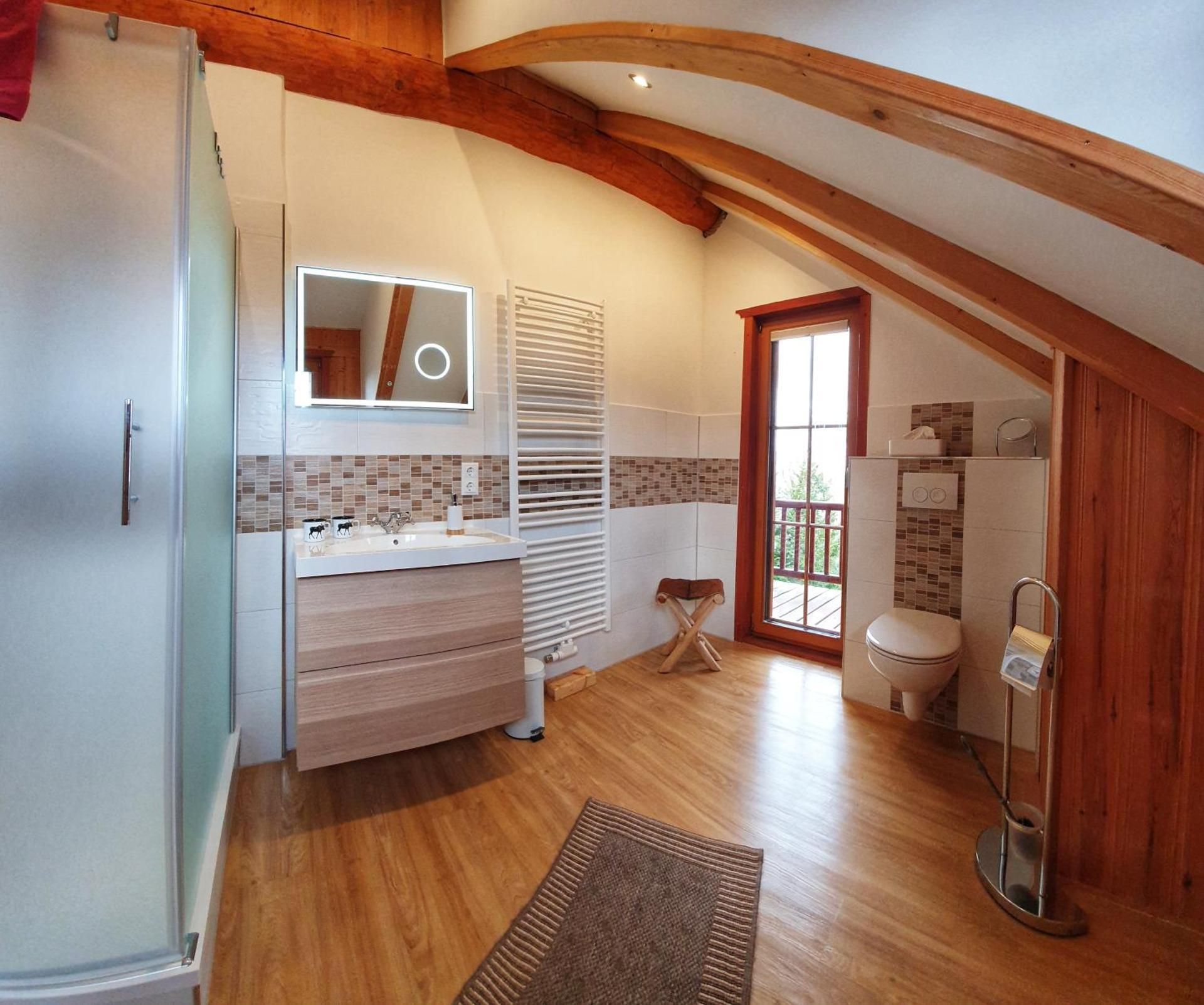 Double Room with Balcony Log House