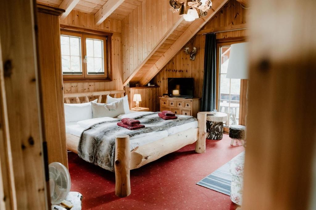 Double Room with Balcony Log House