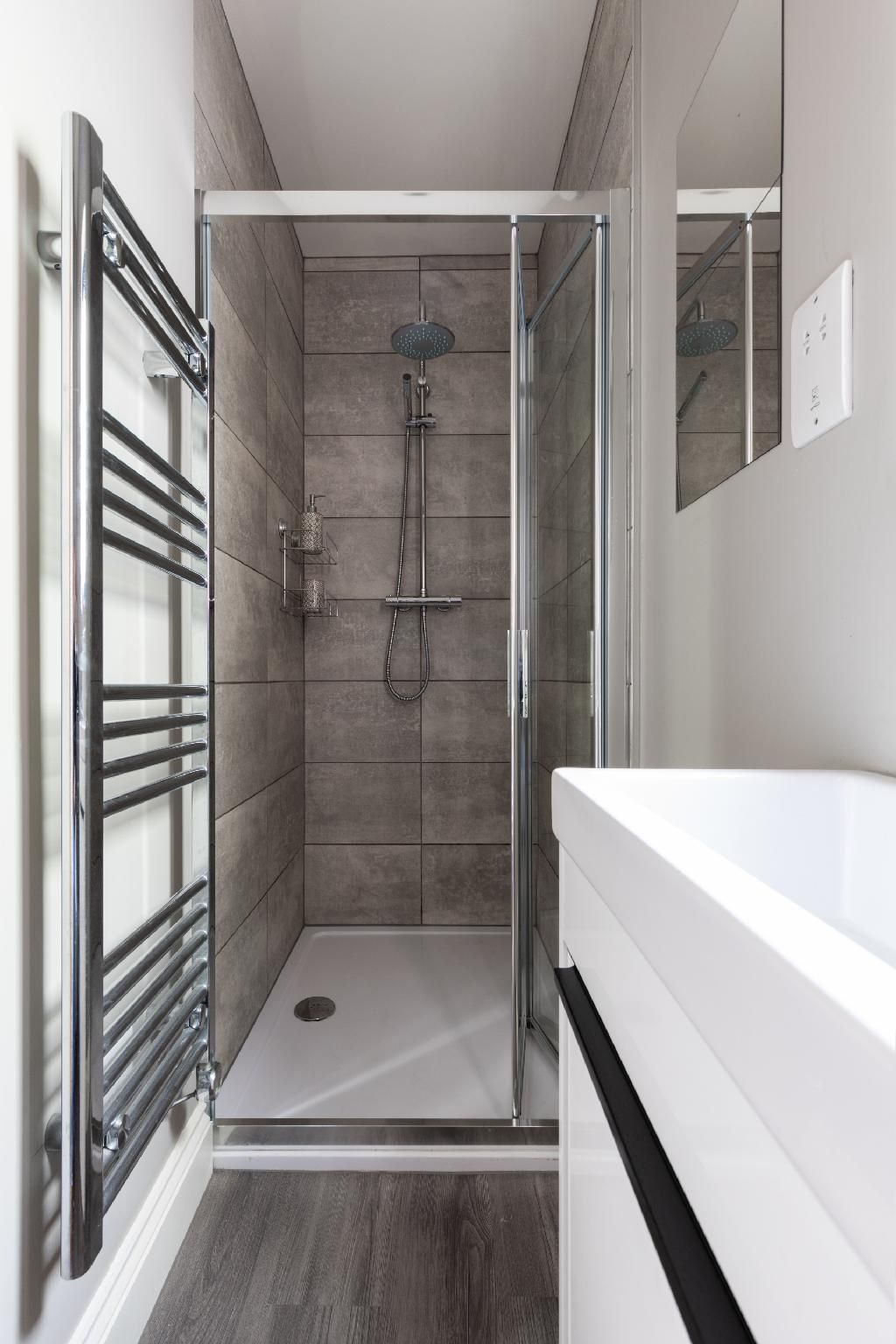 Duplex-Apartment-Ensuite with Shower-Balcony-The Chandler Suite
