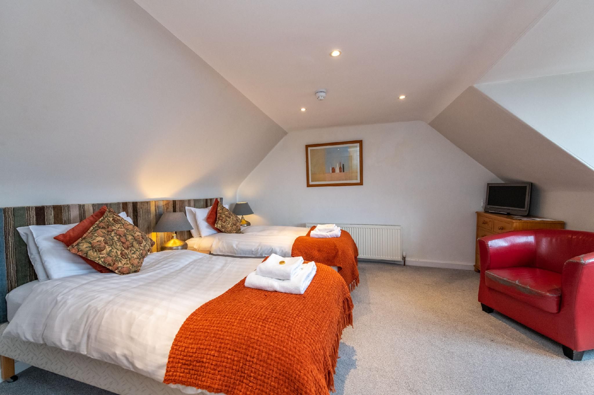 Twin room-Superior-Ensuite with Shower-Sea View-BENNACHIE