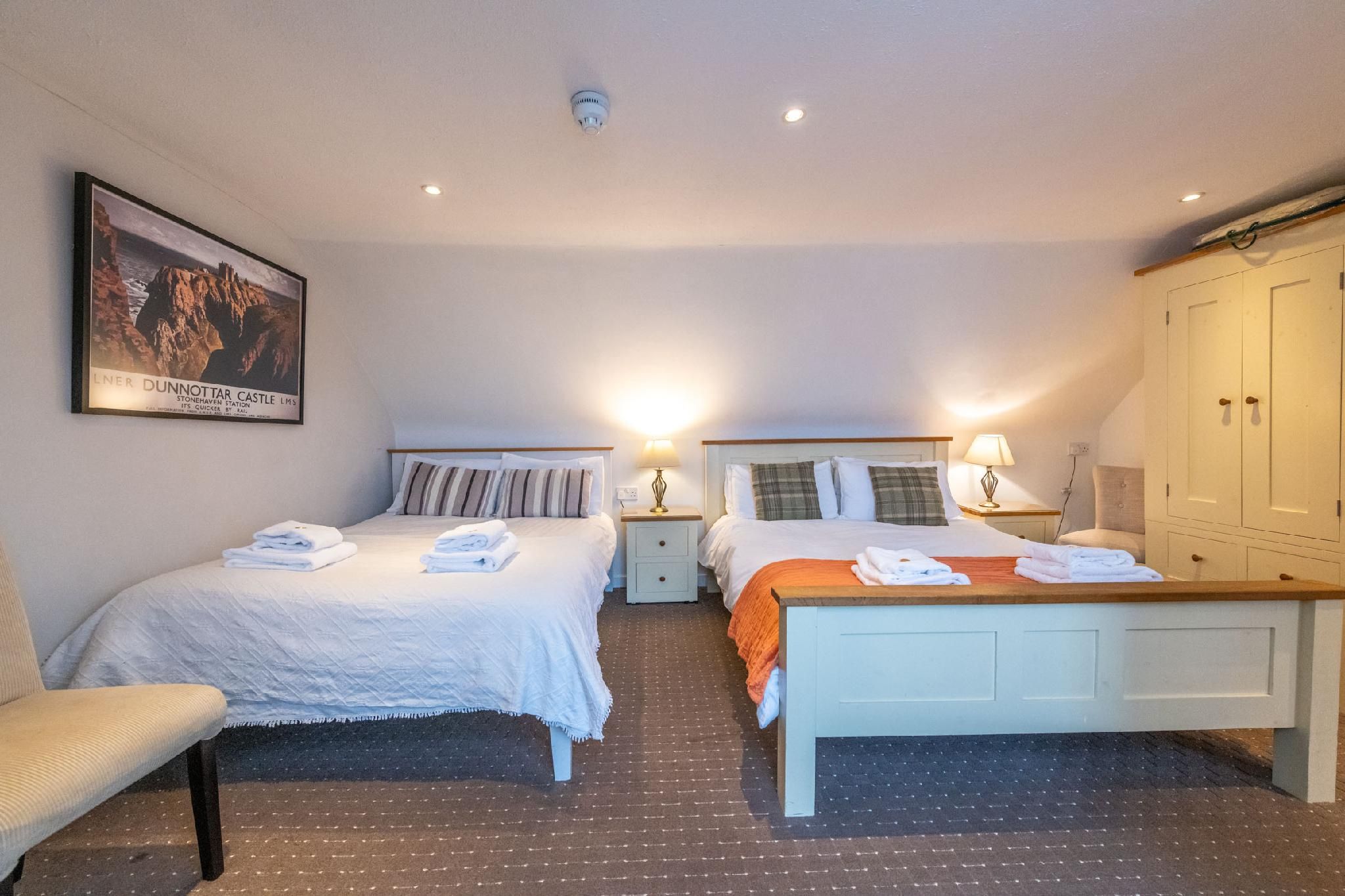 Arduthie House Family room-Superior-Ensuite with Shower-Sea View-CLACHNABEN