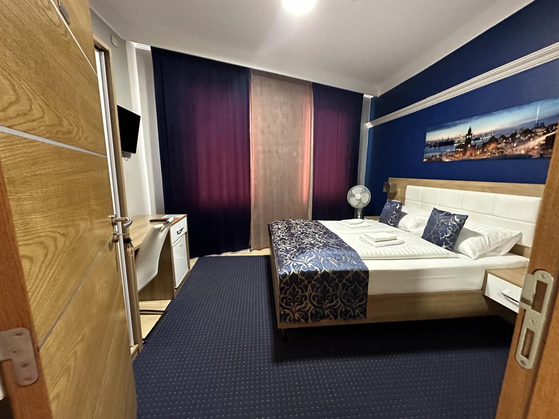 Double Room with Shared Bathroom