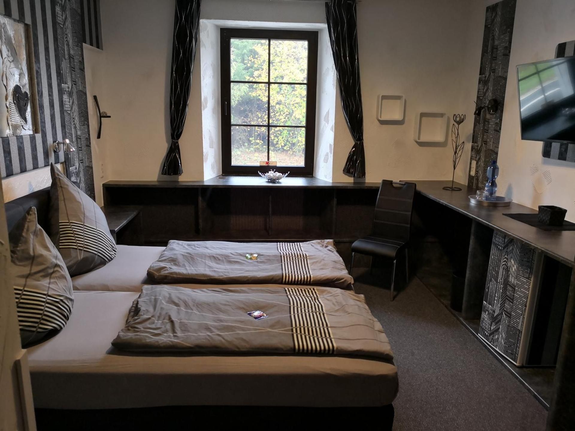 Queen Room