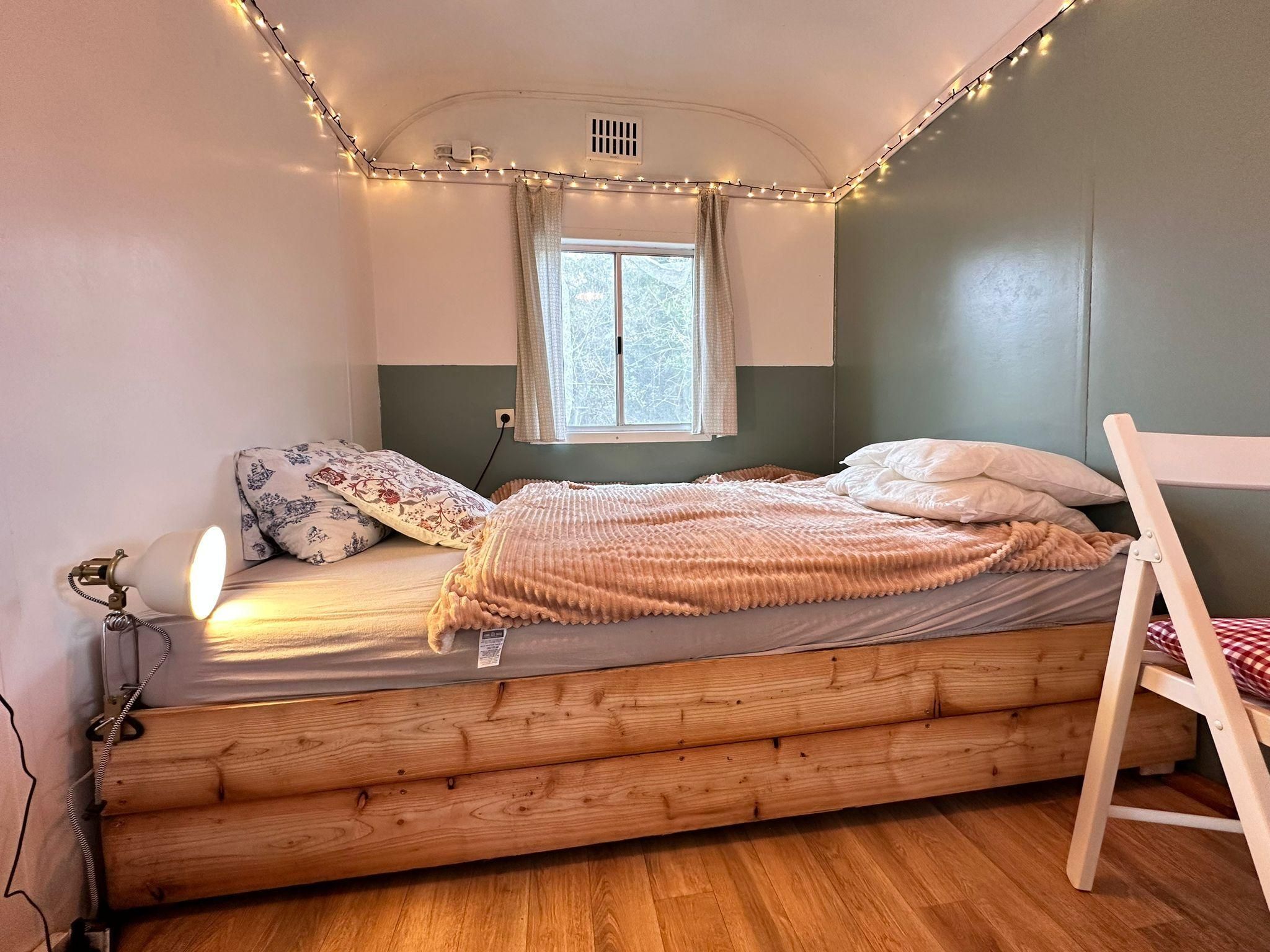 Camping-car-Einfach-Gemeinsames Badezimmer-Gartenblick-Bauwagen Brigitte