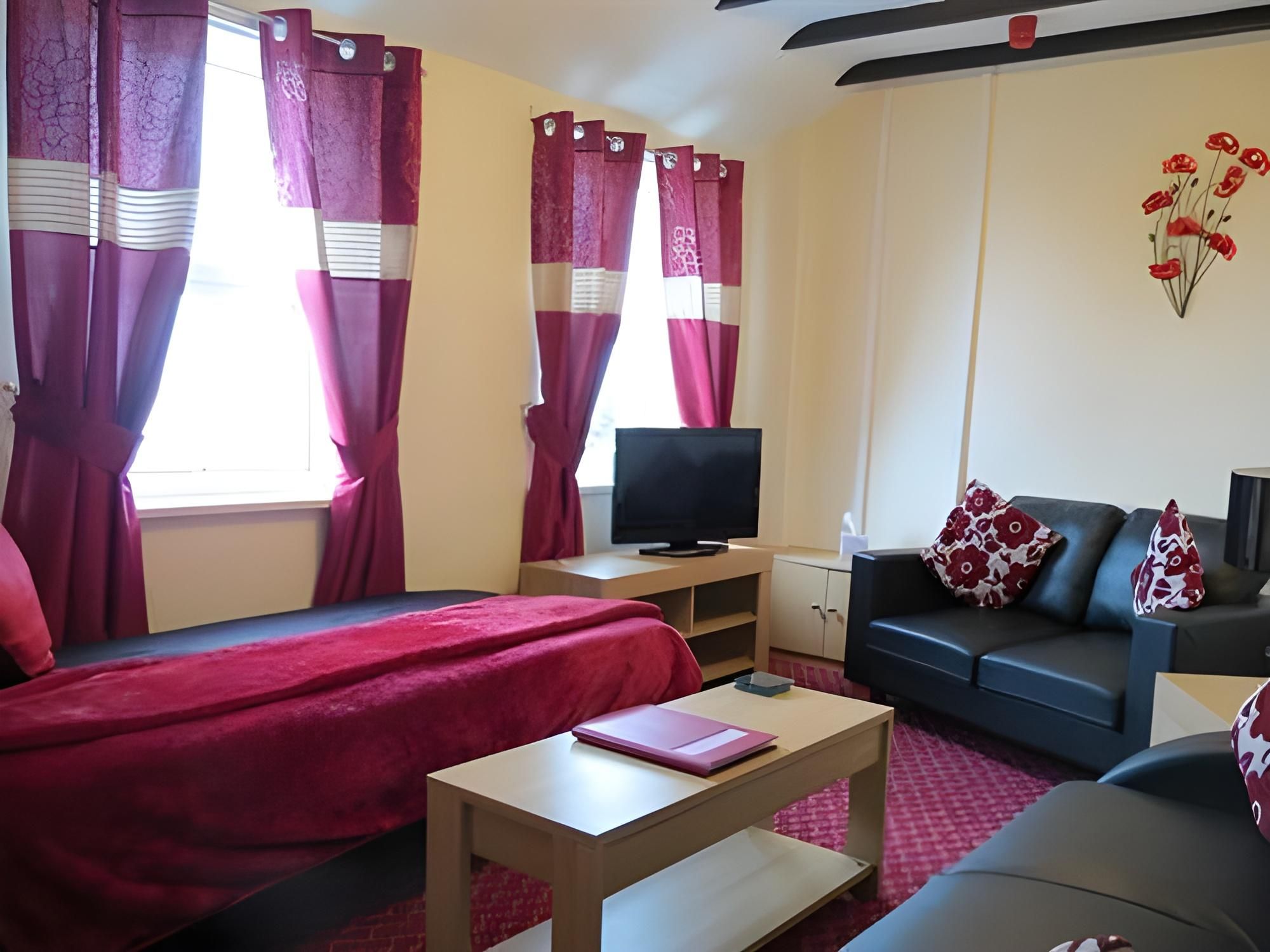 Apartment-Large-Ensuite with Bath-Countryside view-First Floor