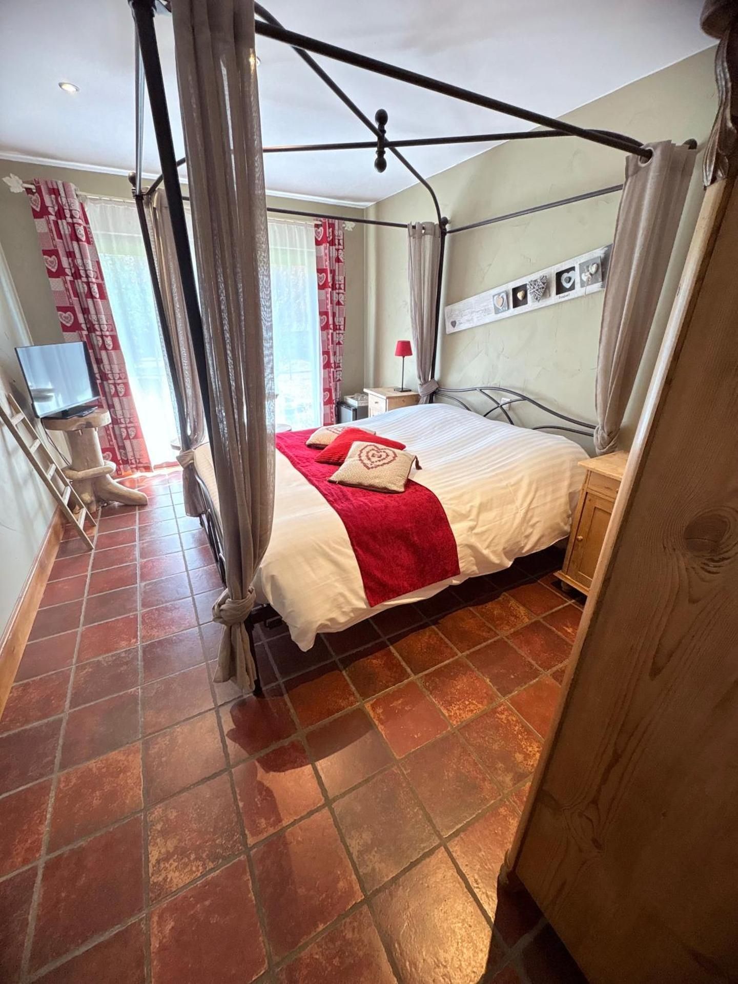 Deluxe Double Room with Shower