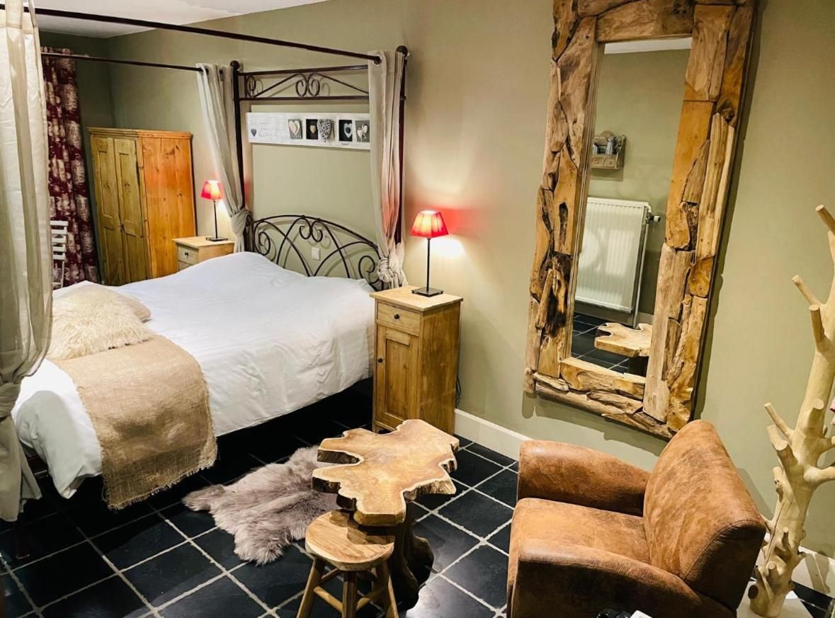 Comme a la Ferme Queen Room