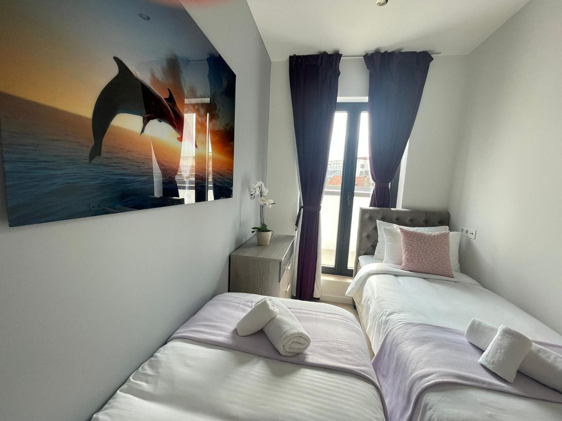 One Lux Stay Near Antwerp Central - 2 Bedroom 1 5 Bathroom Three-Bedroom Apartment