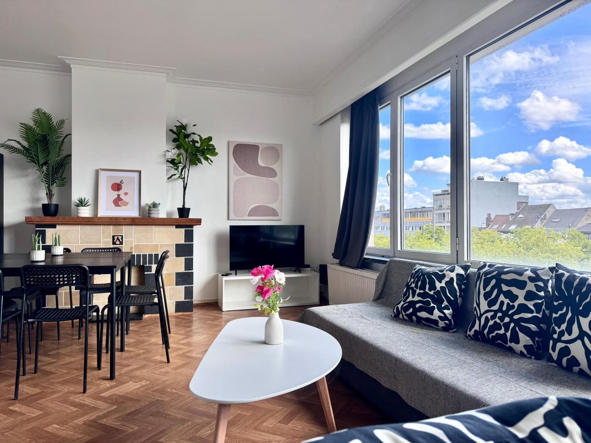 Amerika Apartments Three-Bedroom Apartment - High Floor