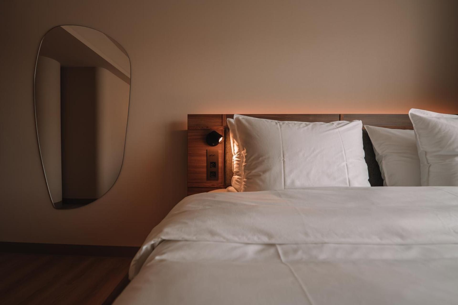 SKIPR Hotel Double Room 2