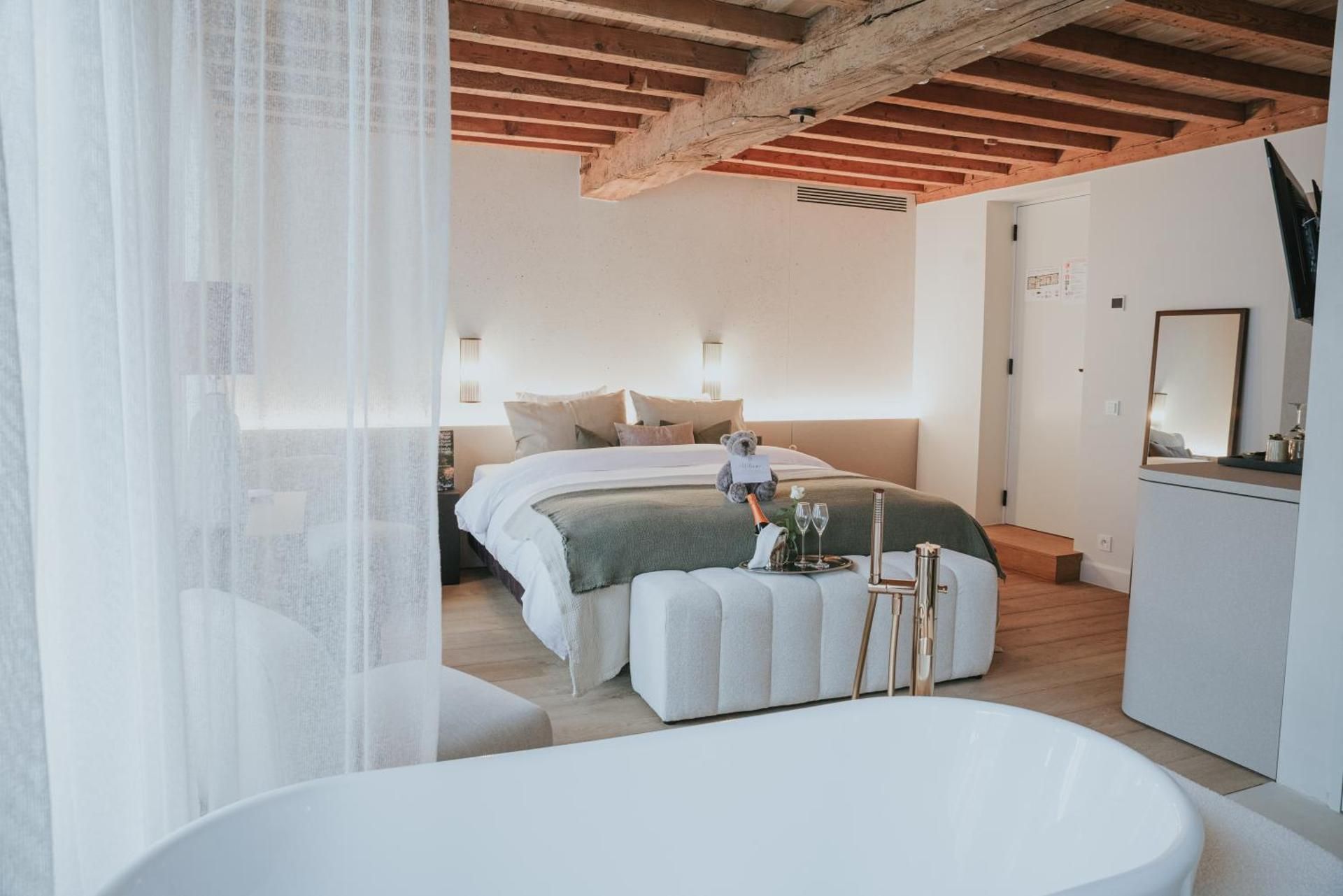 Deluxe Double Room with Bath