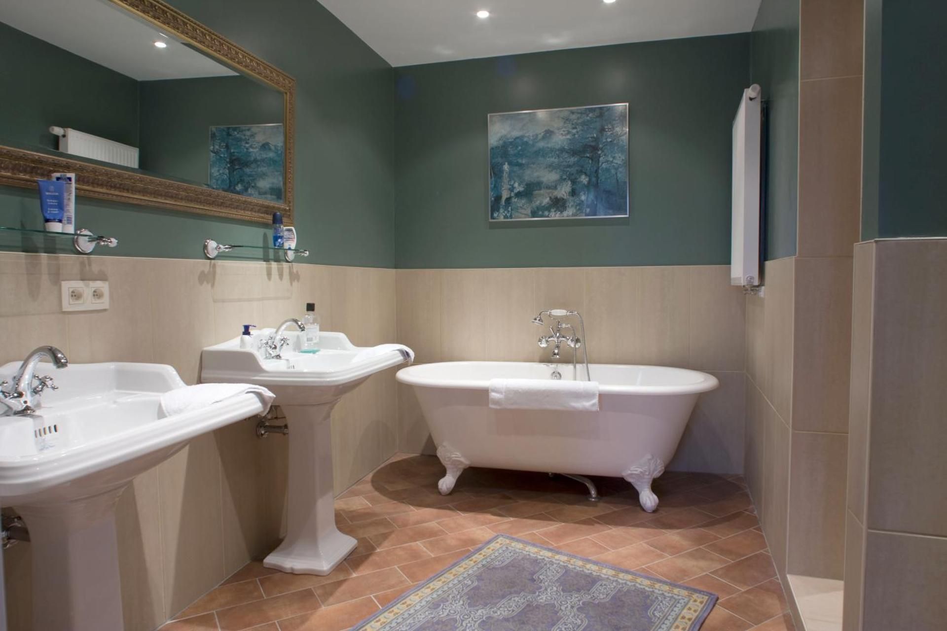 Luxury Suite