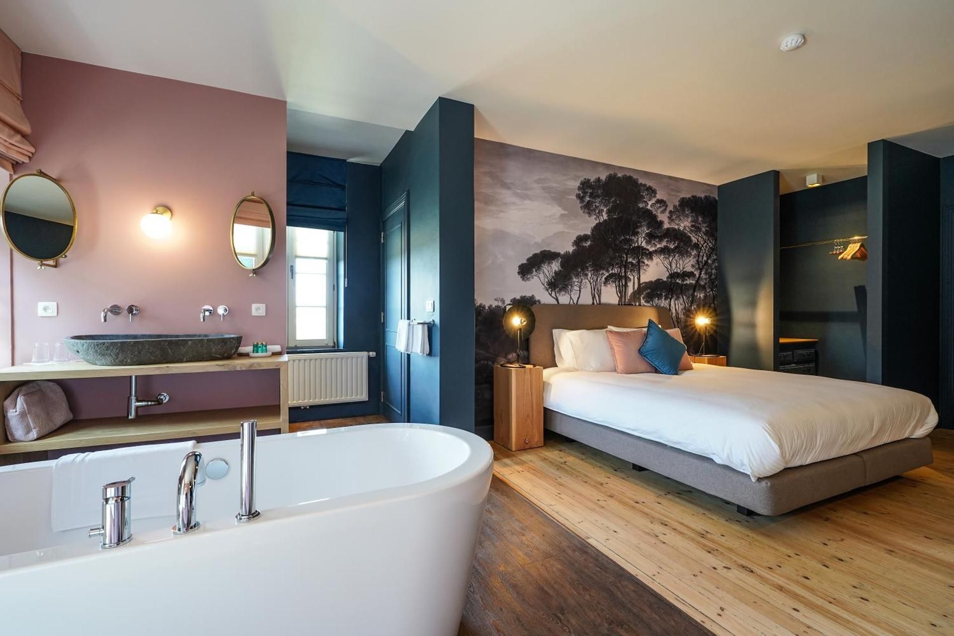 Deluxe King Room