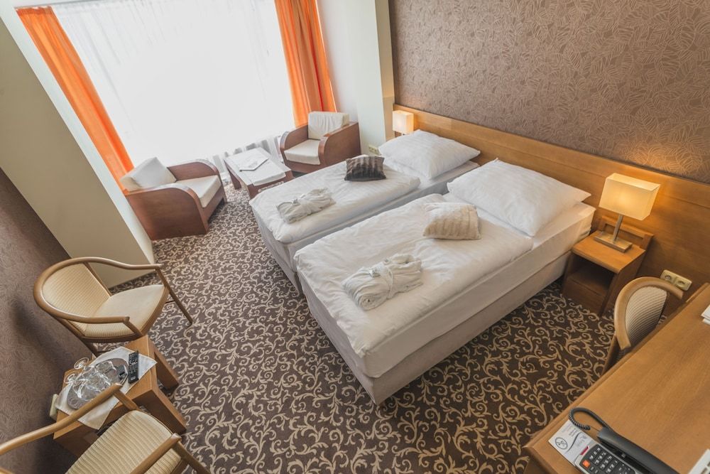 Double or Twin Room (Free Wellness Access)