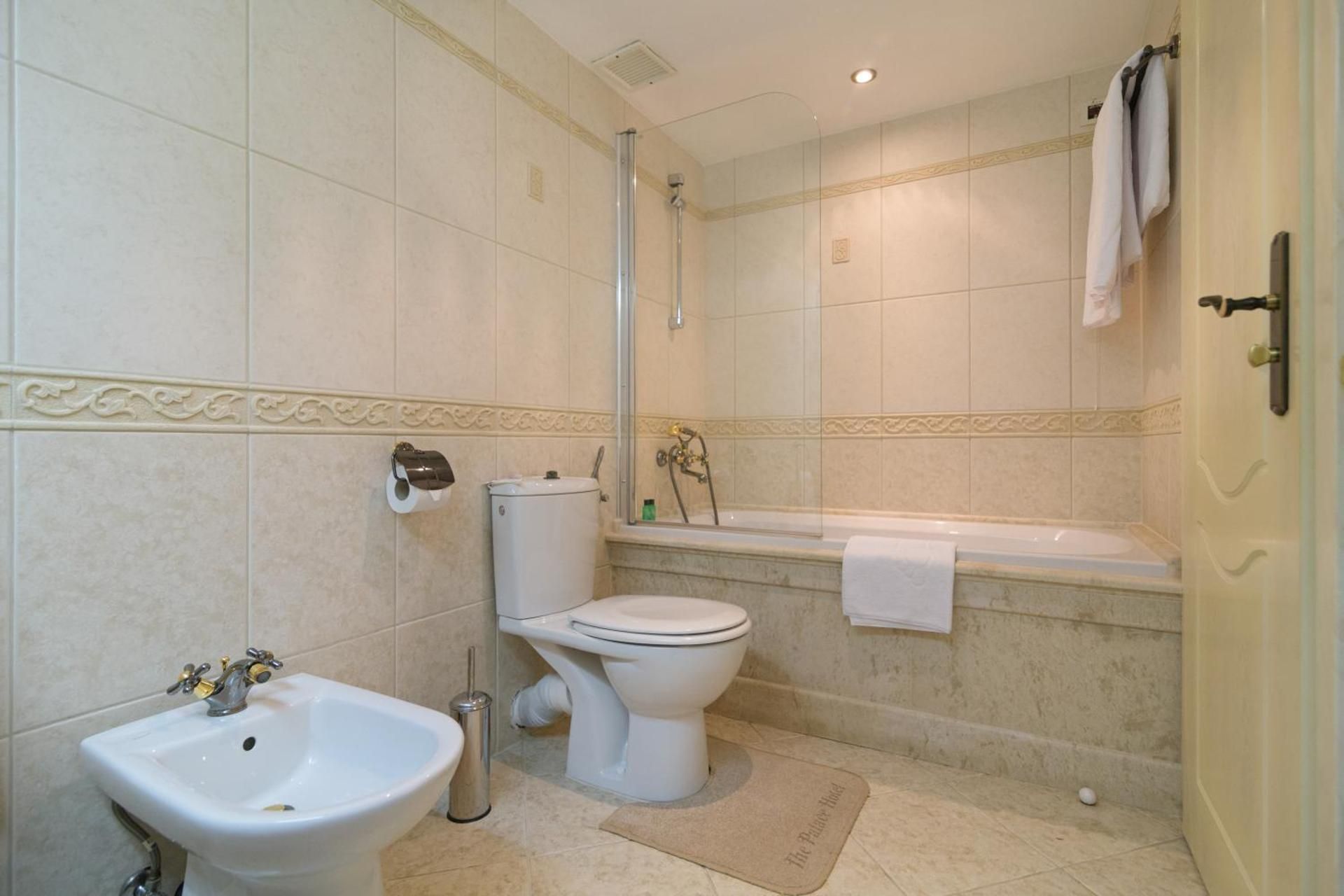 Deluxe Double Room with Balcony and Sea View (2 Adults + 2 Children)	