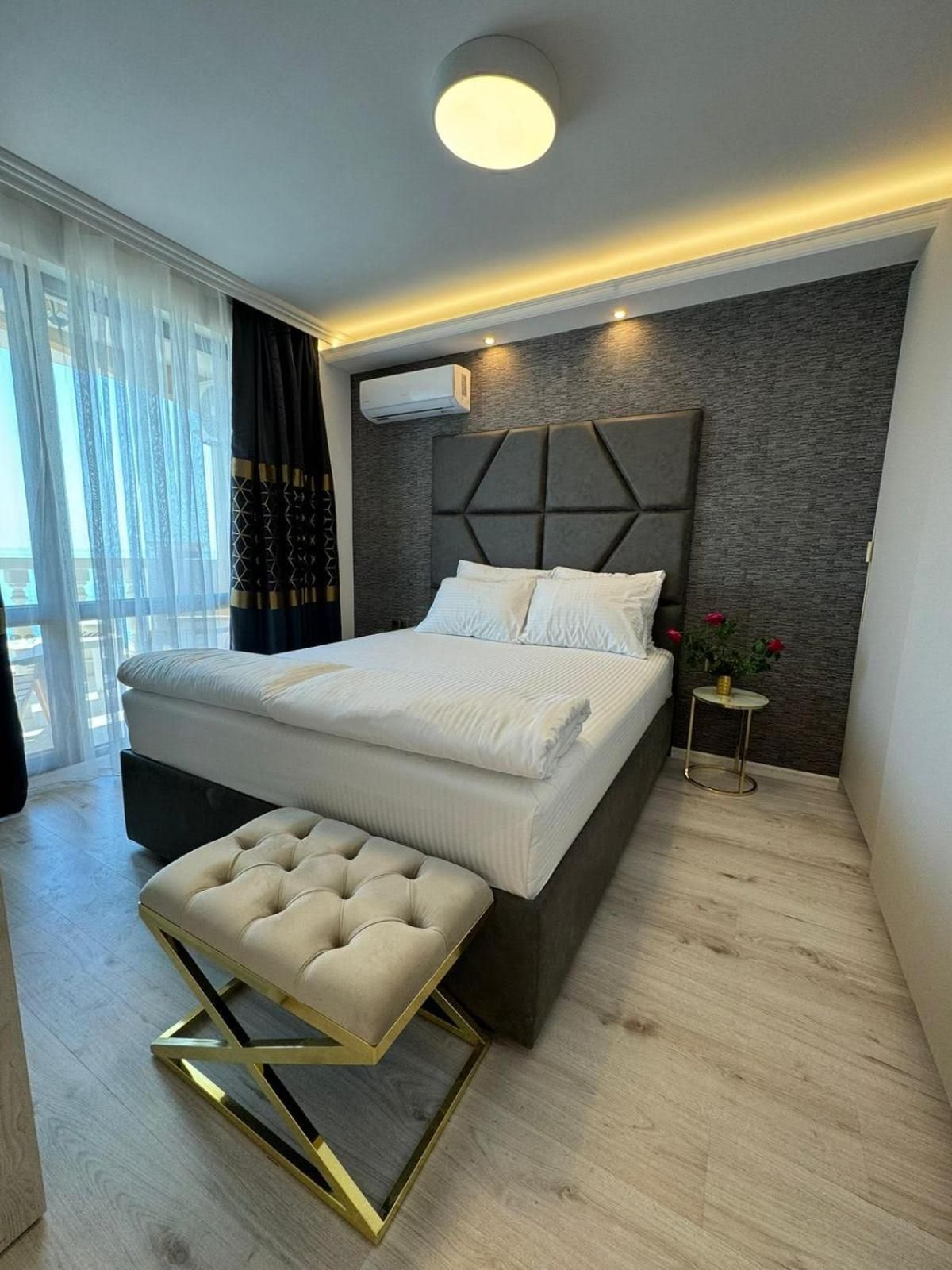 One-Bedroom Apartment with Sea View