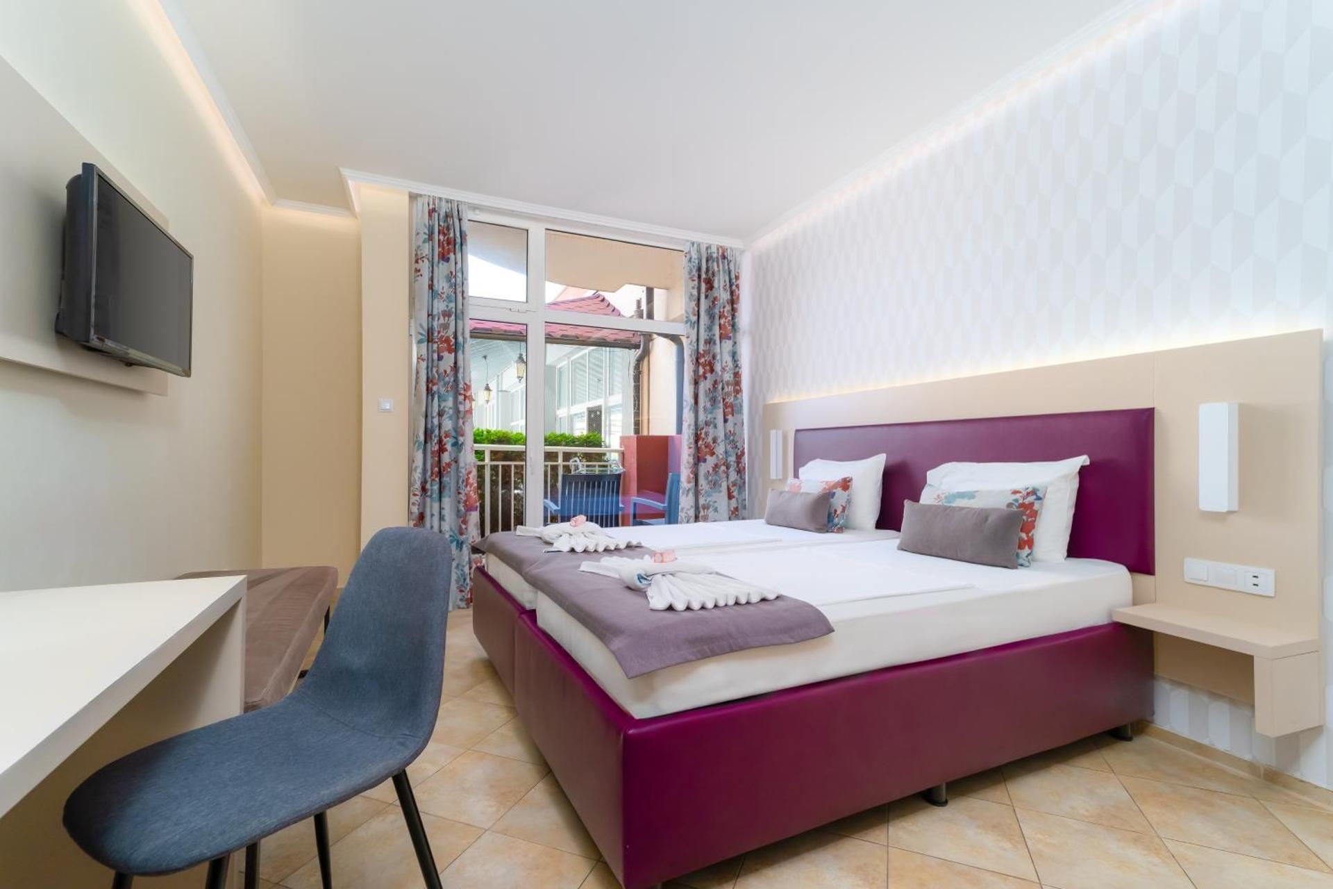 Promo Room
