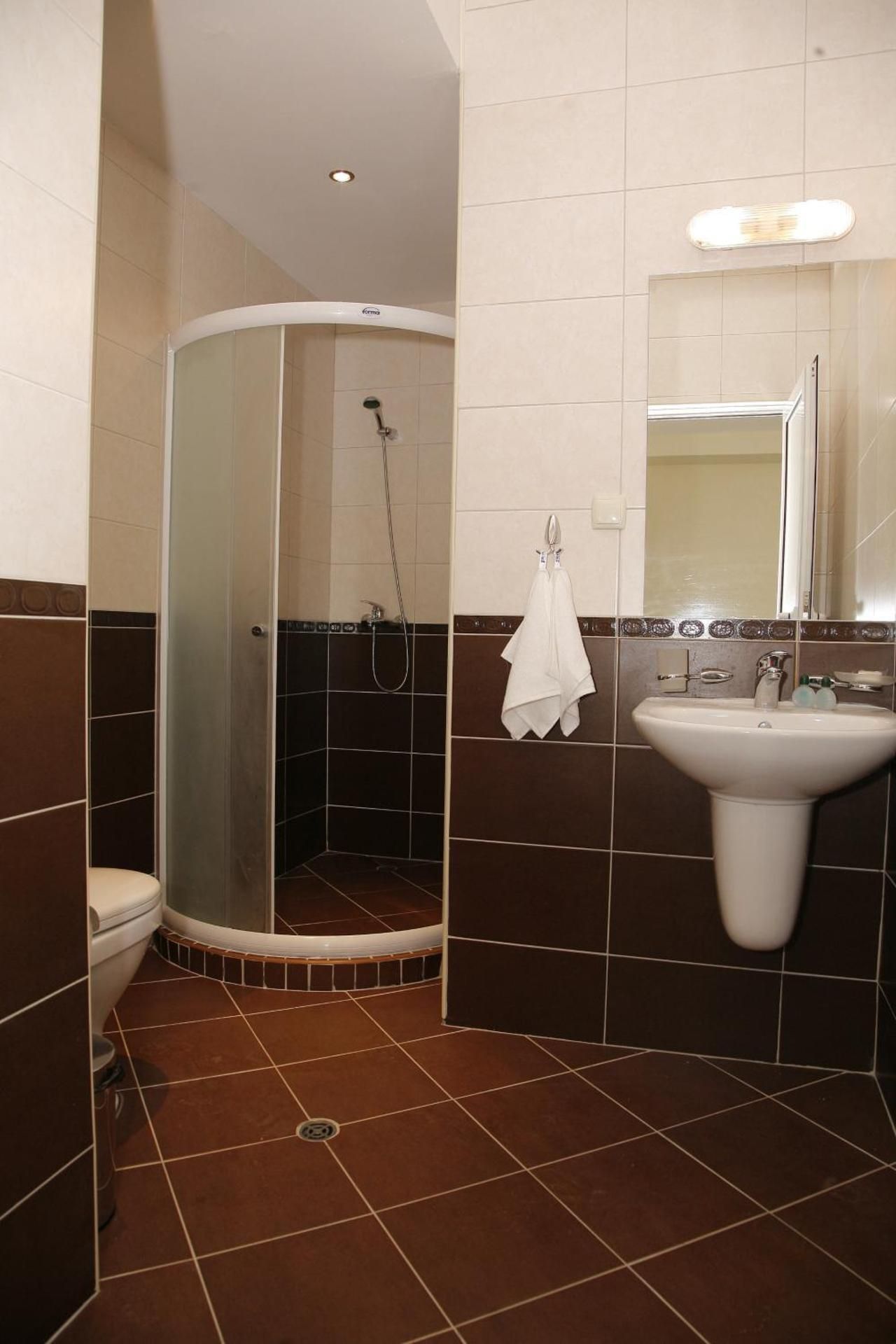 One-Bedroom Suite (2 Adults)