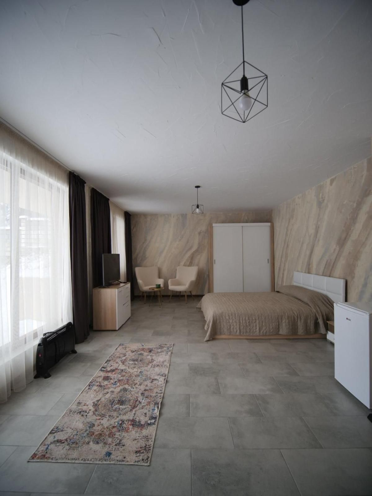 Deluxe Queen Studio 