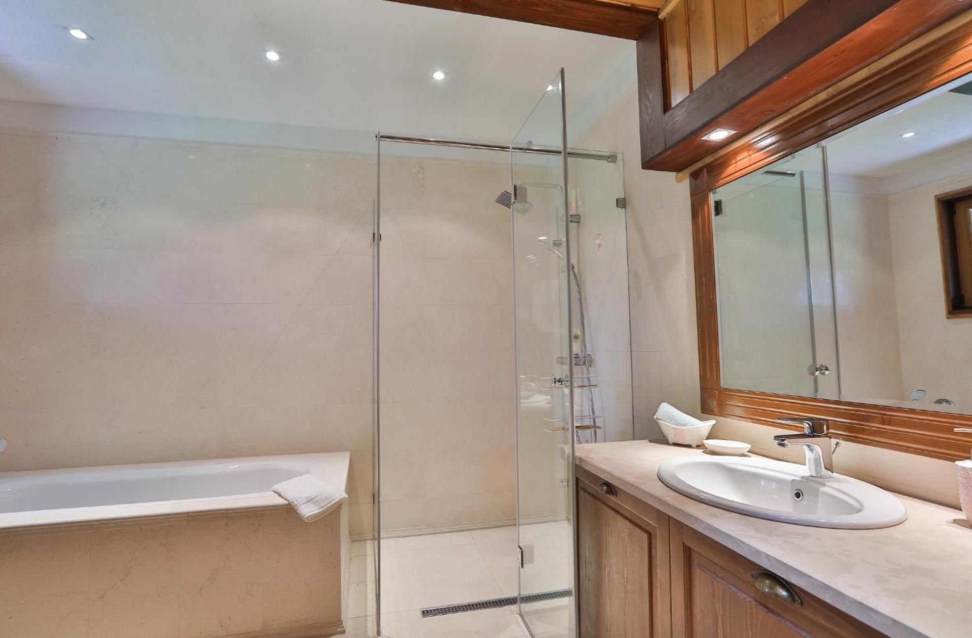 Mountain Three-Bedroom Chalet
