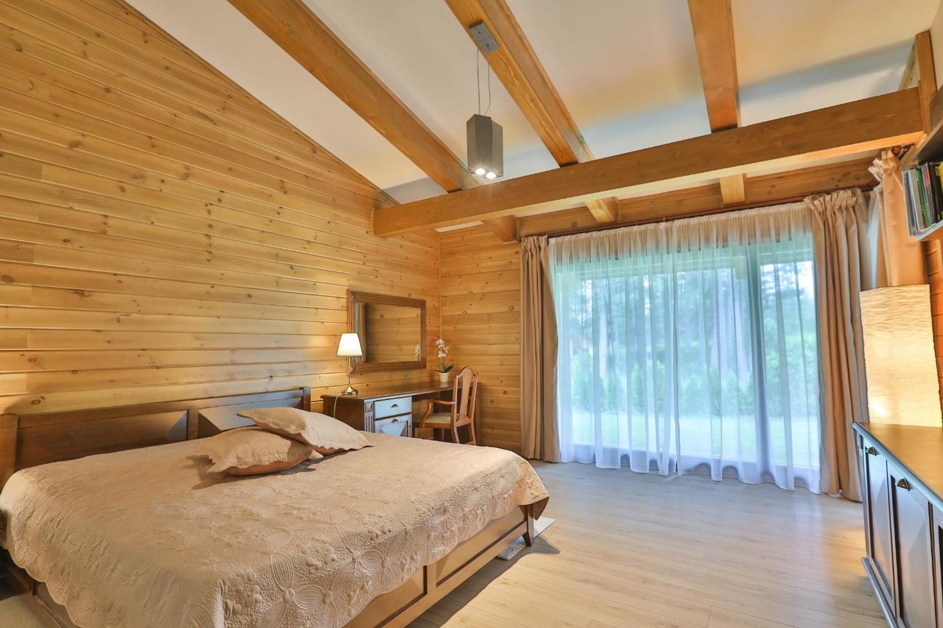 Mountain Three-Bedroom Chalet
