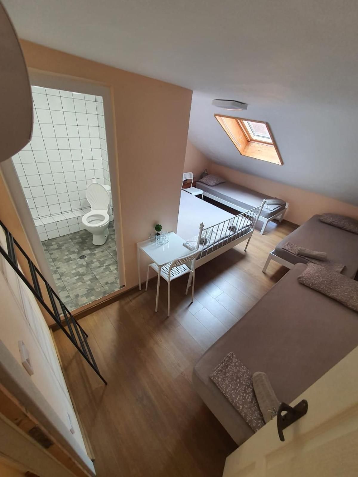 Quadruple Room with Private Bathroom