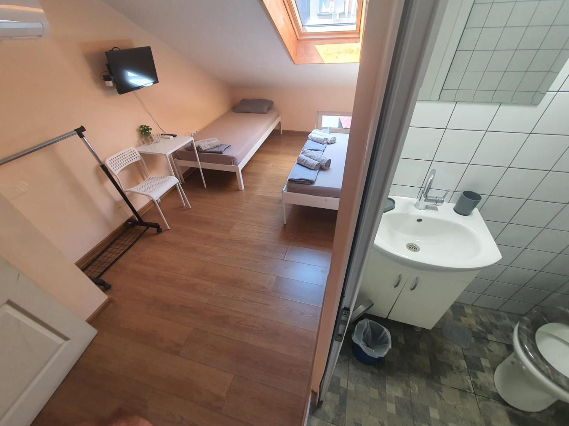 Quadruple Room with Private Bathroom