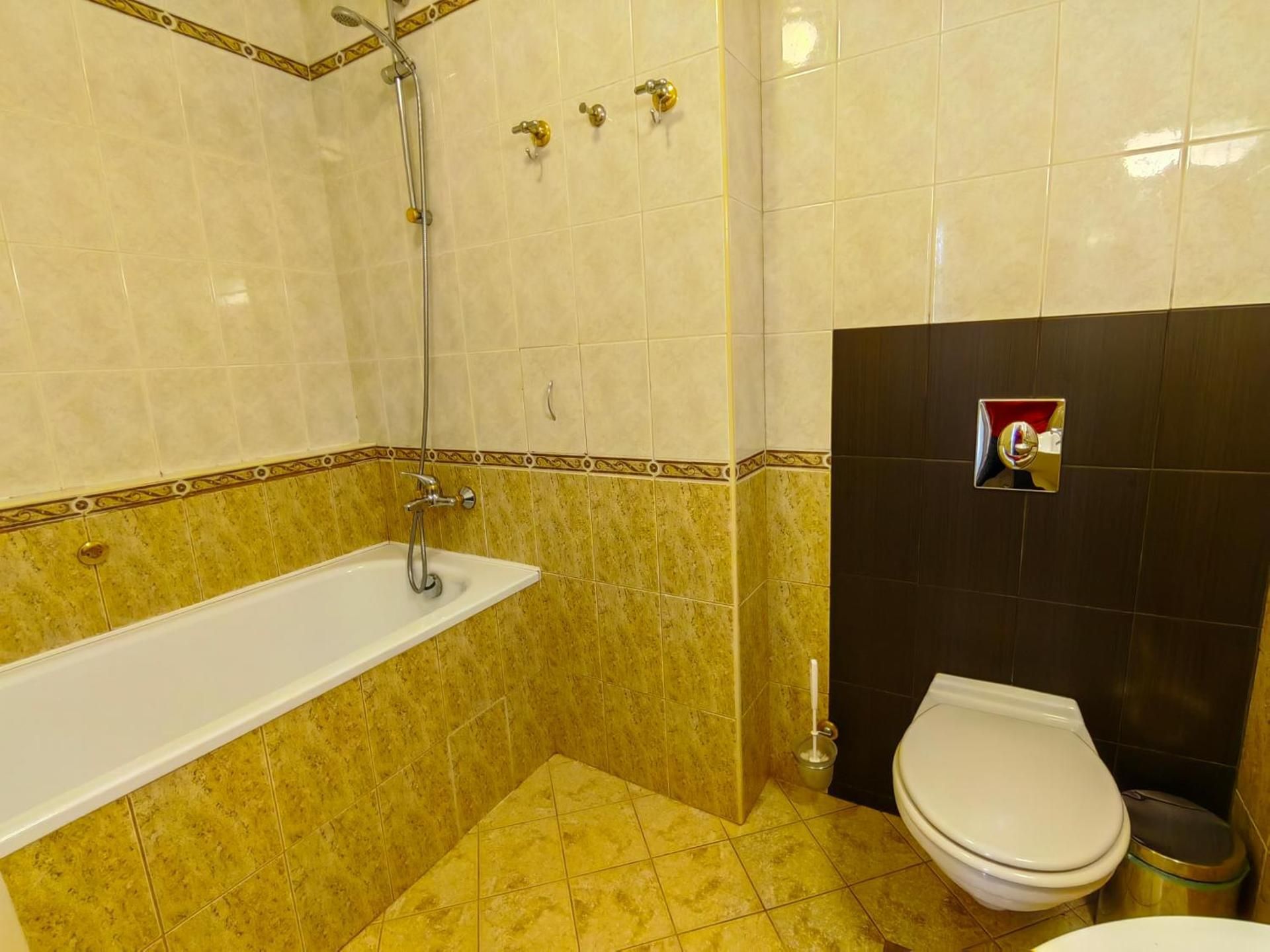 Two-Bedroom Deluxe Apartment