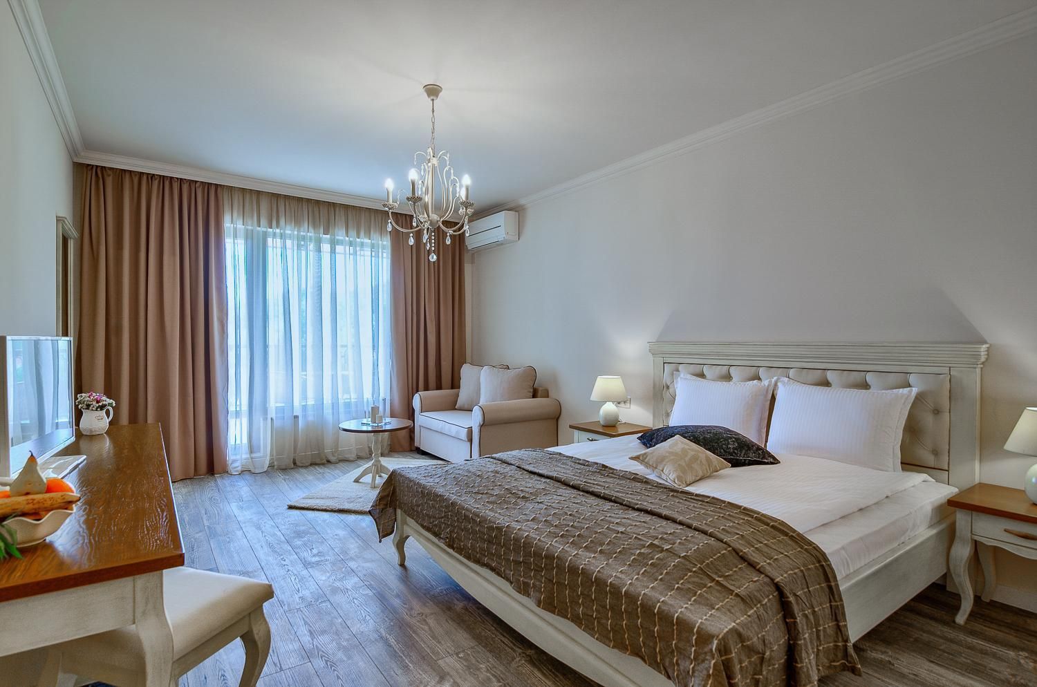 Family Apartment (4 Adults + 2 Children)