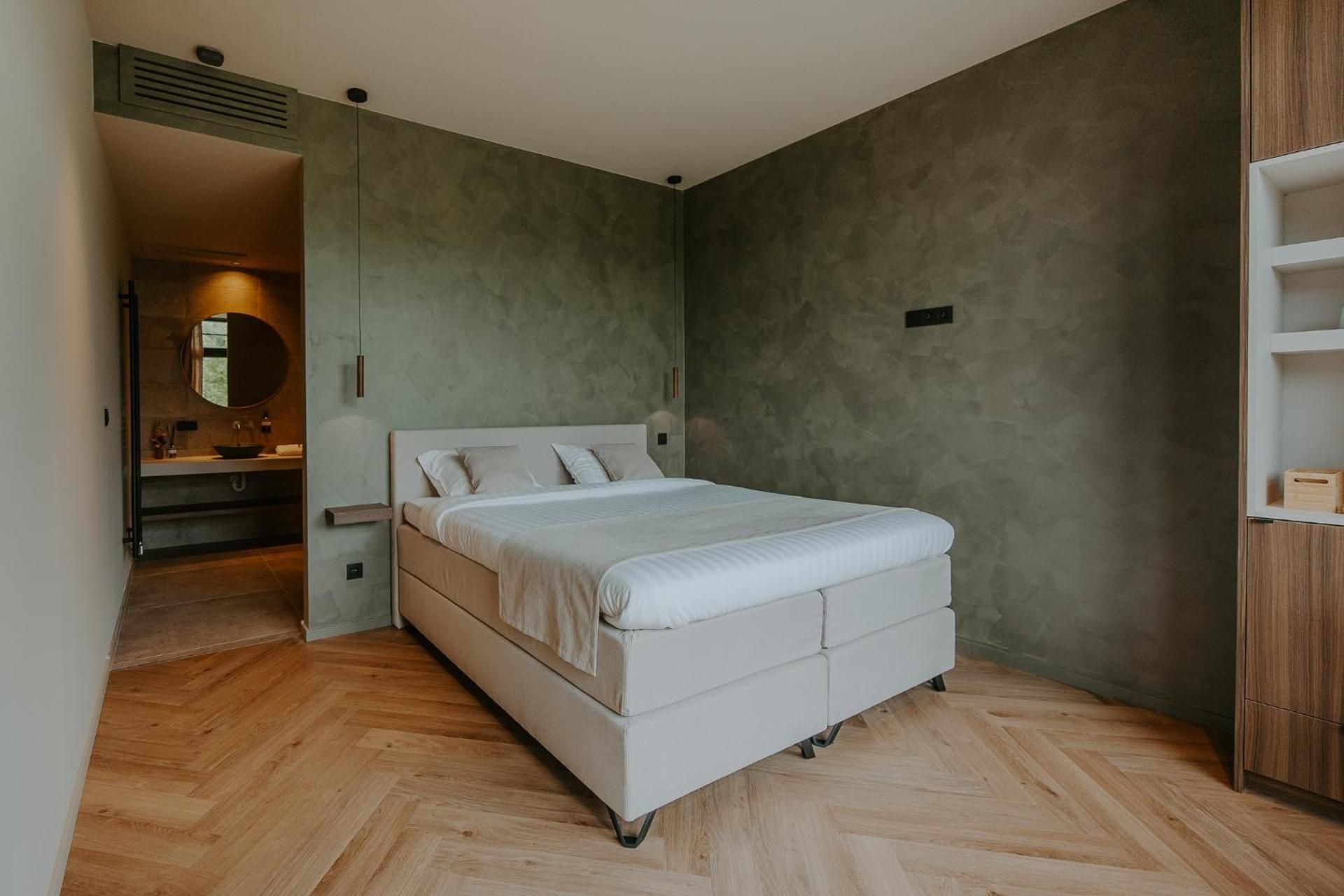 Deluxe Double Room with Bath