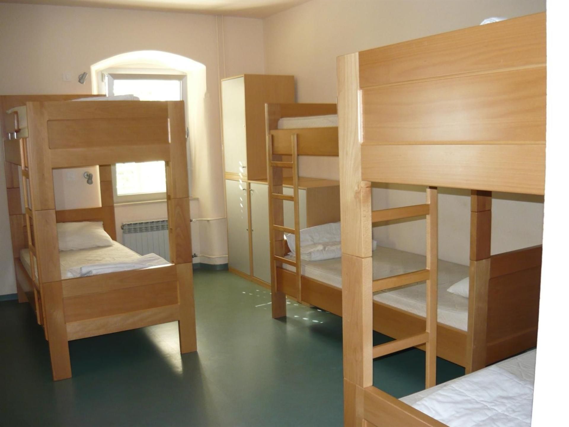Bed in 6-Bed Mixed Dormitory Room