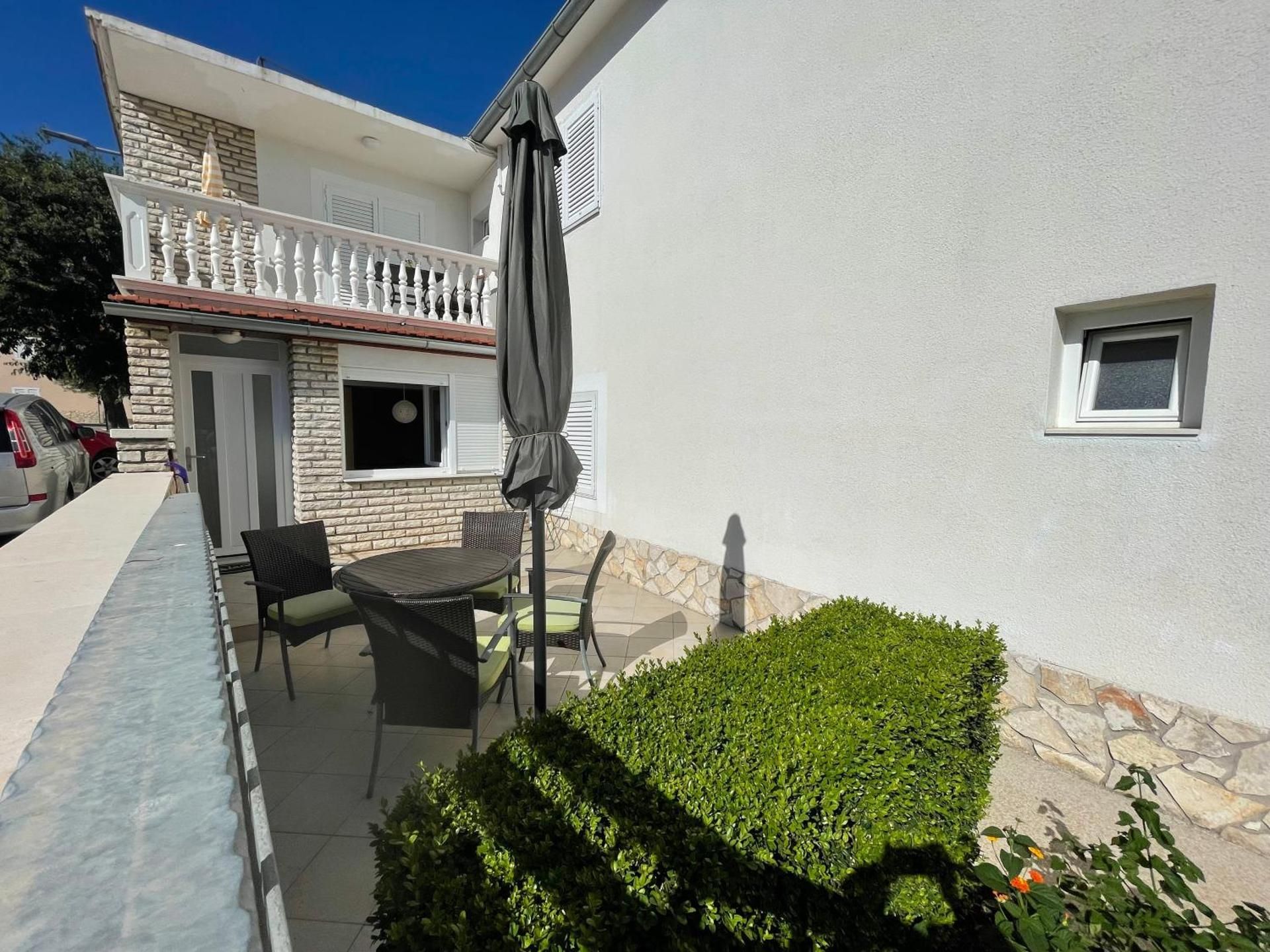One-Bedroom Apartment with Terrace