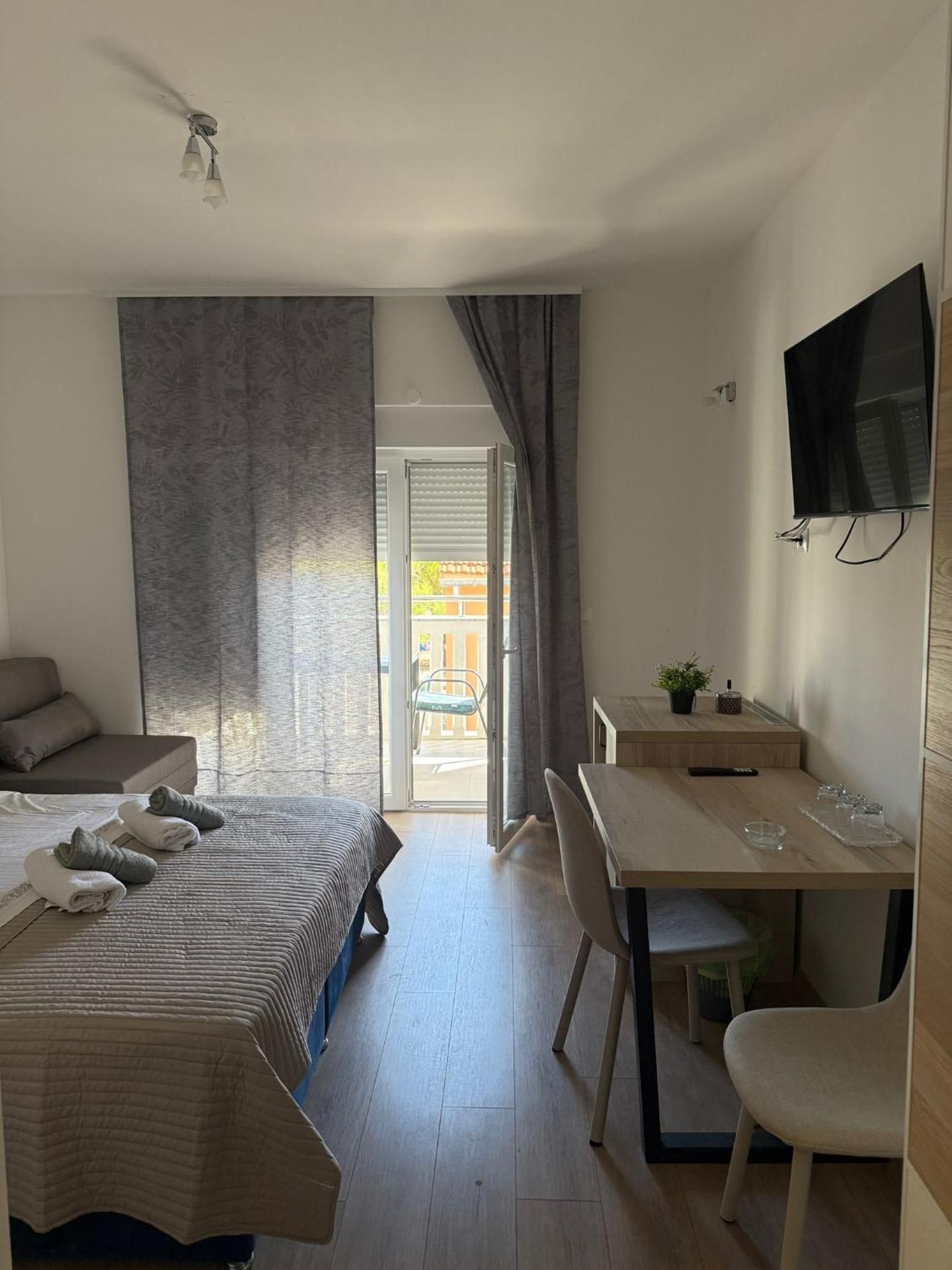 Double Room with Balcony (2 Adults + 1 Child)