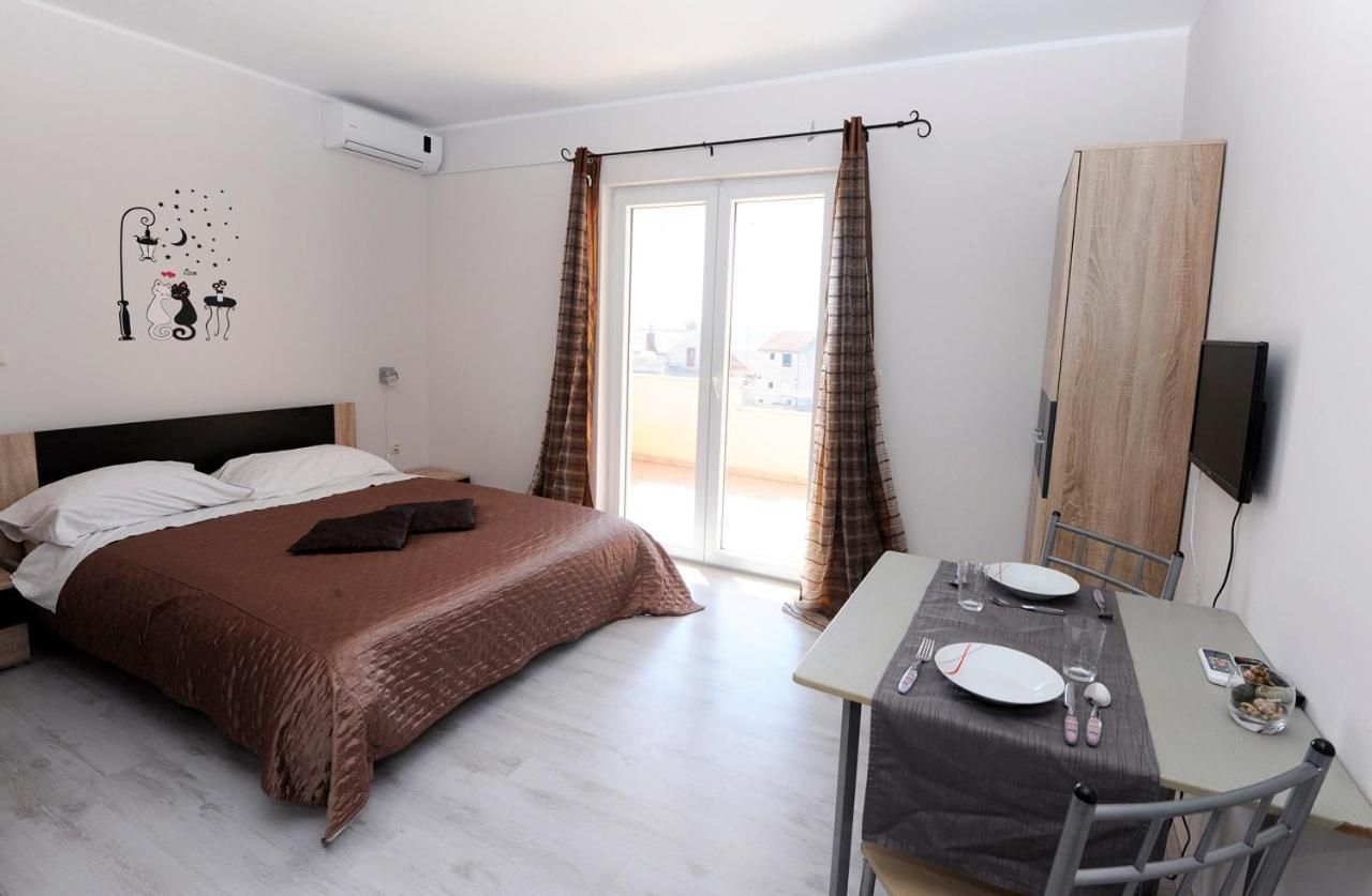 Studio with Sea View