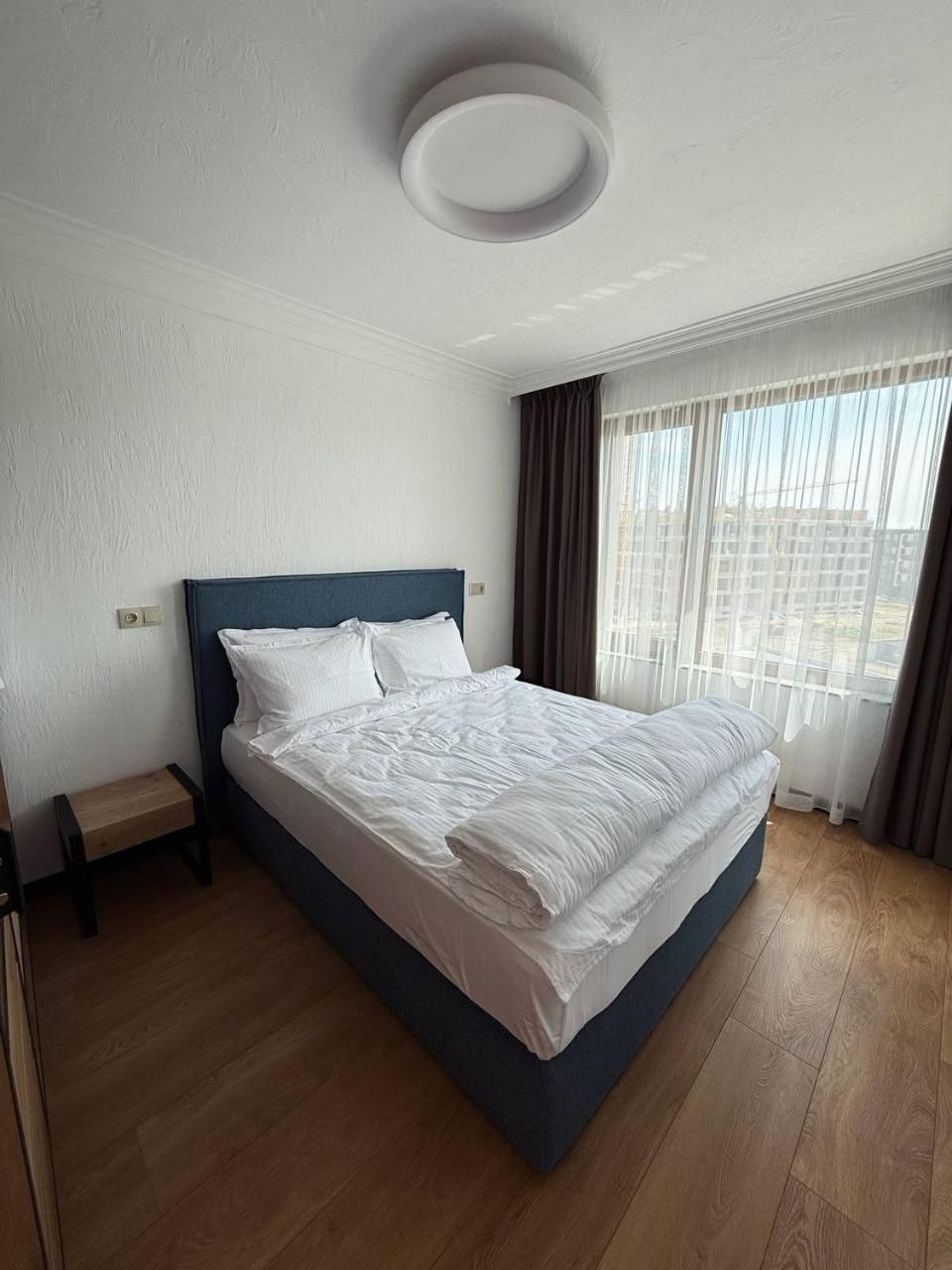 Apartment with Park View