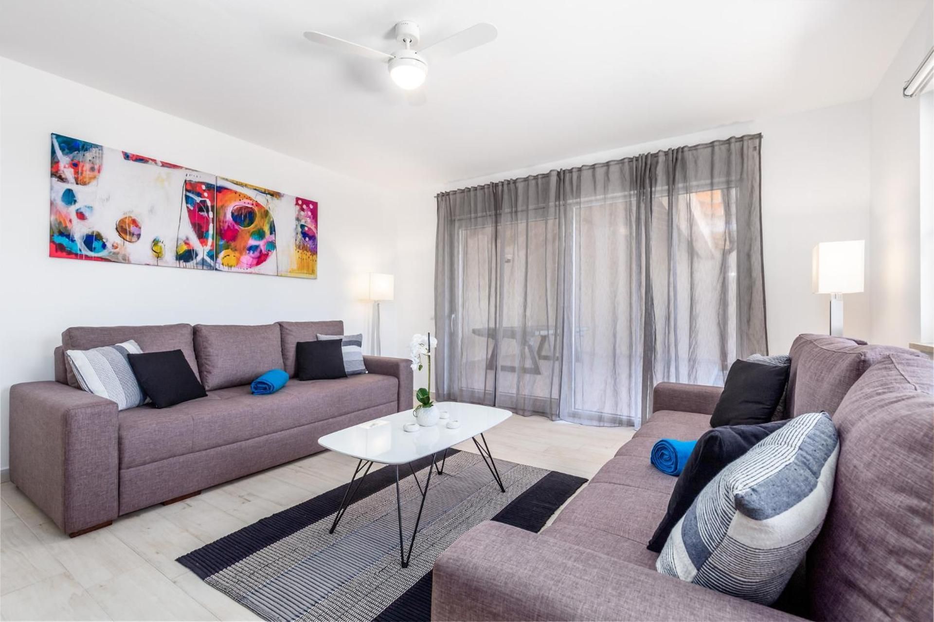 Deluxe Two-Bedroom Apartment with Hot Tub