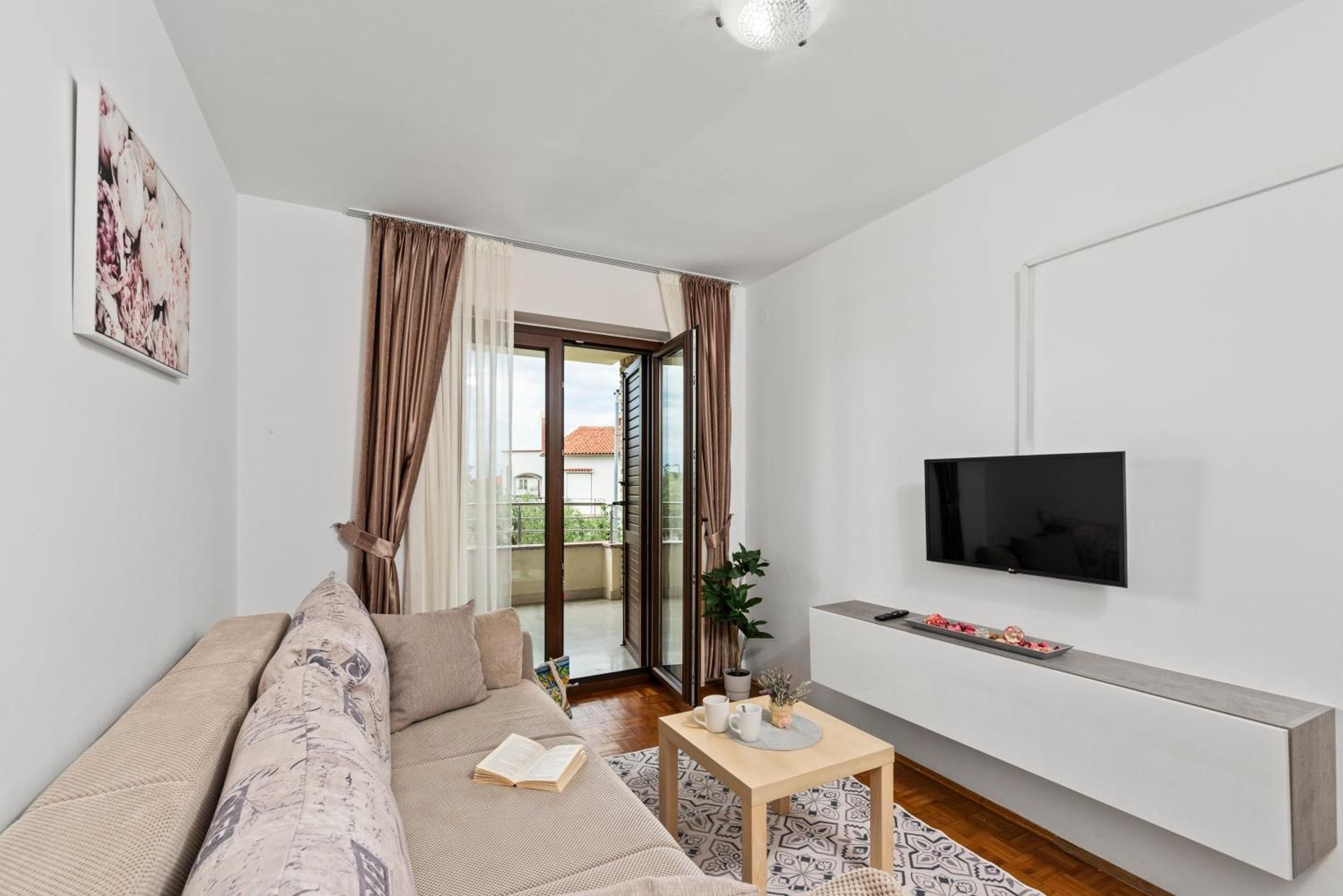 One-Bedroom Apartment with Garden View