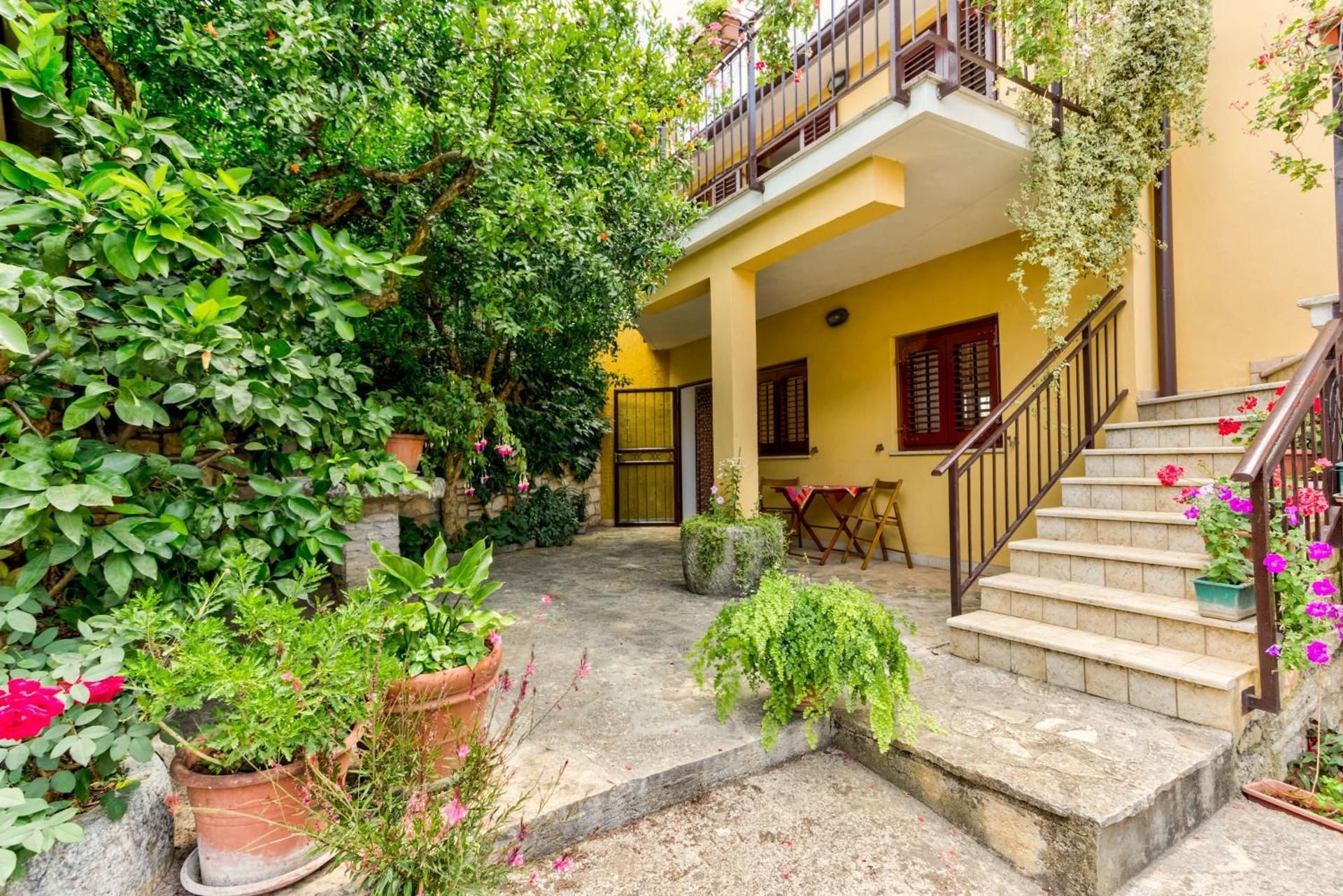 Apartments Redenta
