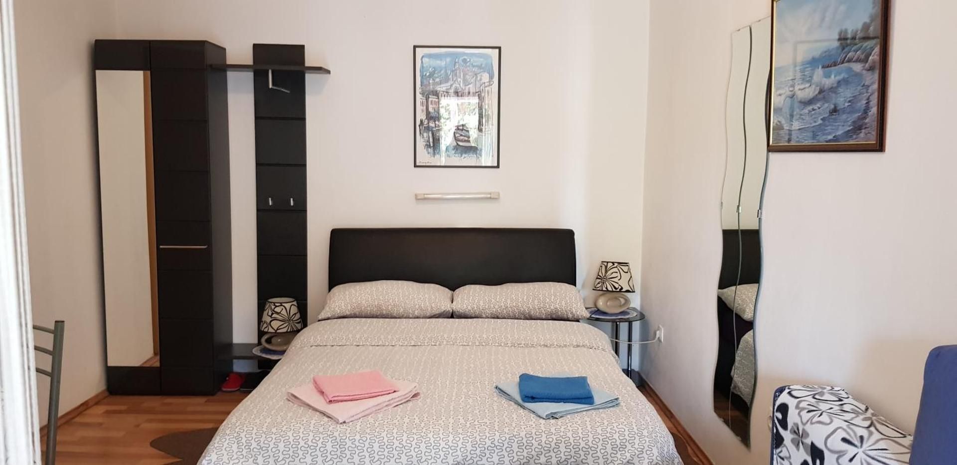 Studio Apartment with Balcony
